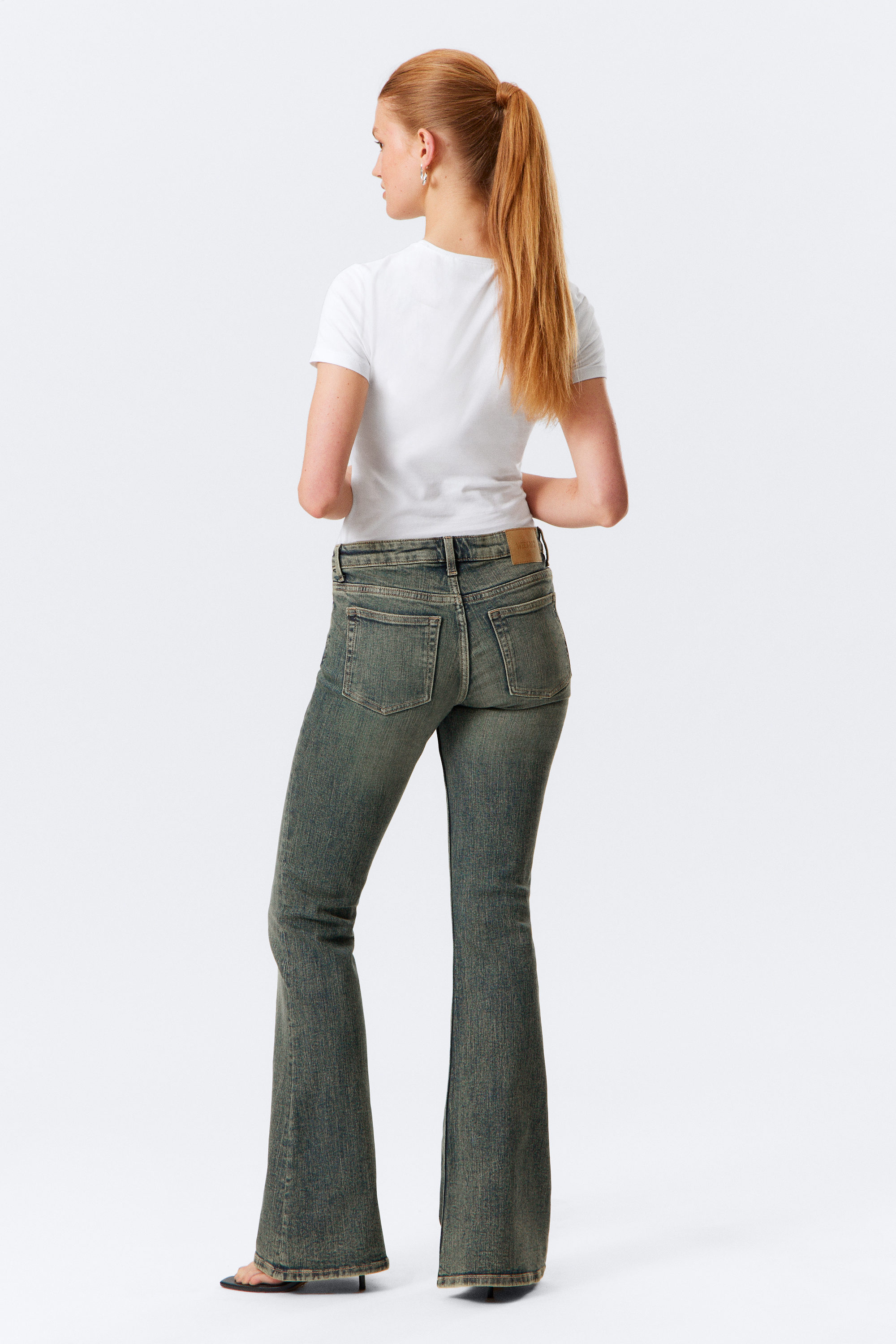 Desert Blue - Dunkelblau - Katsumi Low Rise Slim Flared Leg Jeans - 4