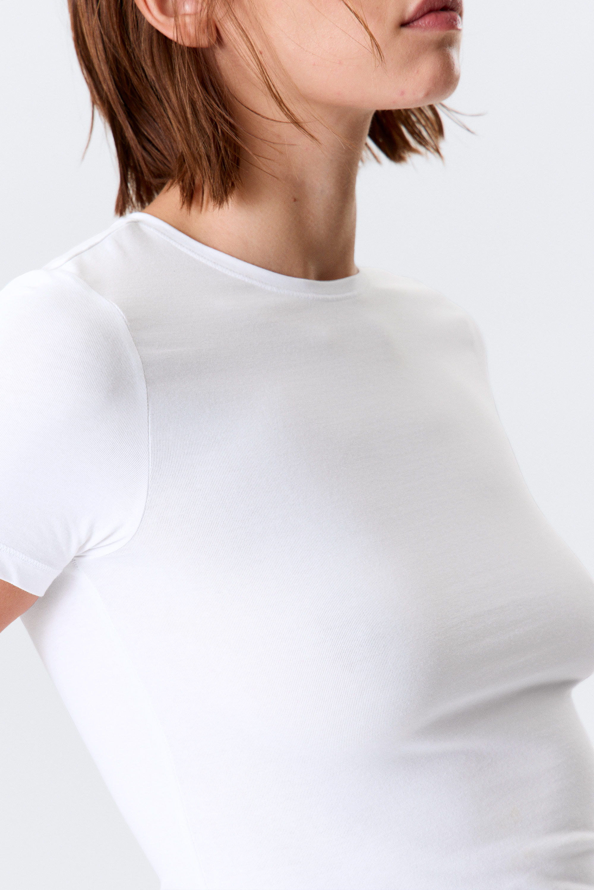 White - Slim Fitted T-shirt - 2