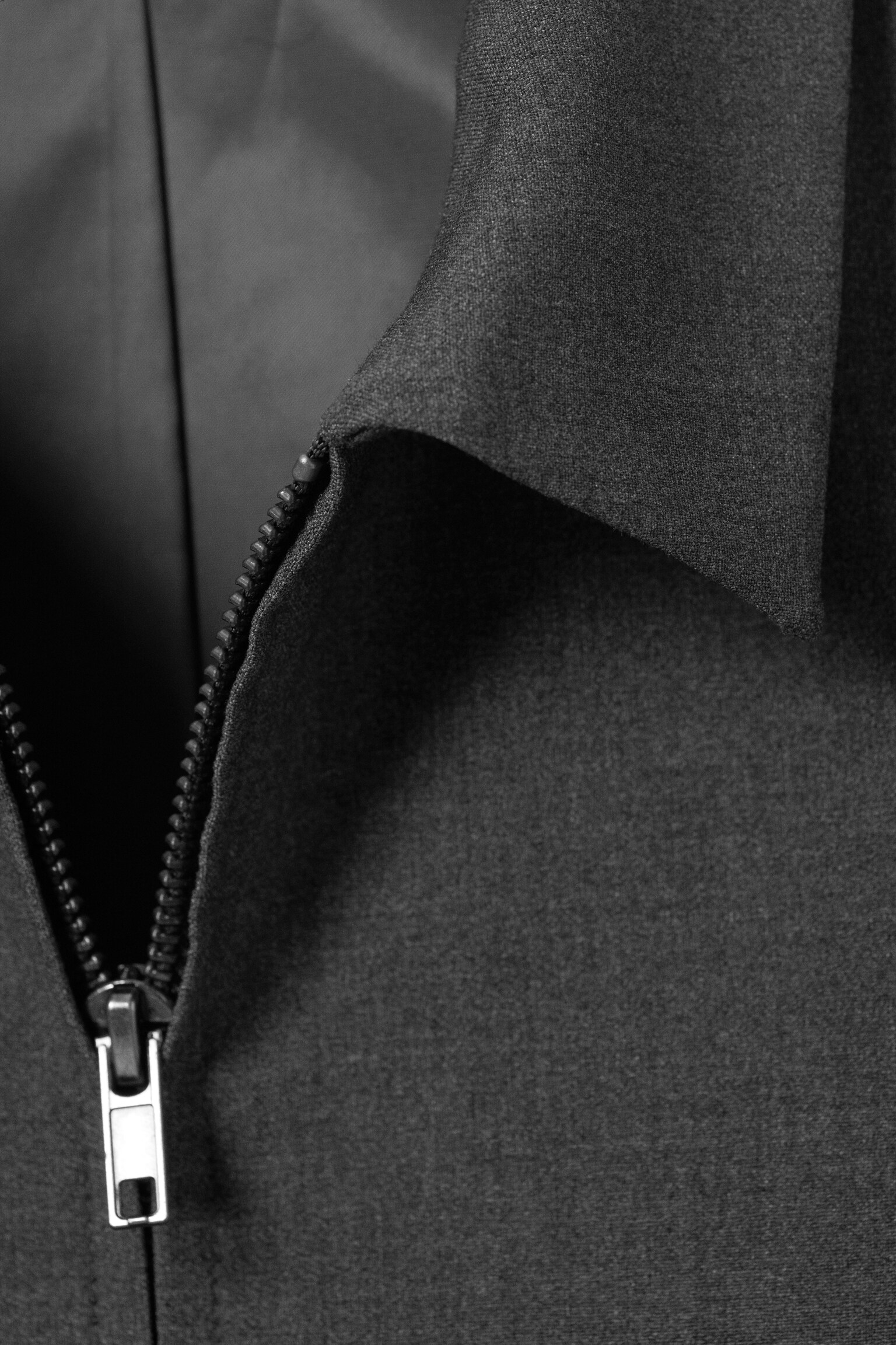 Fitted Short-Sleeved Zip Top - Dark Grey Melange/Black - 3