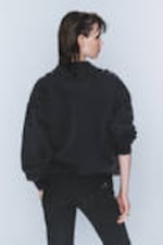 Verwaschenes Schwarz - CM x LB Weites Unisex-Sweatshirt im Used-Look - 4
