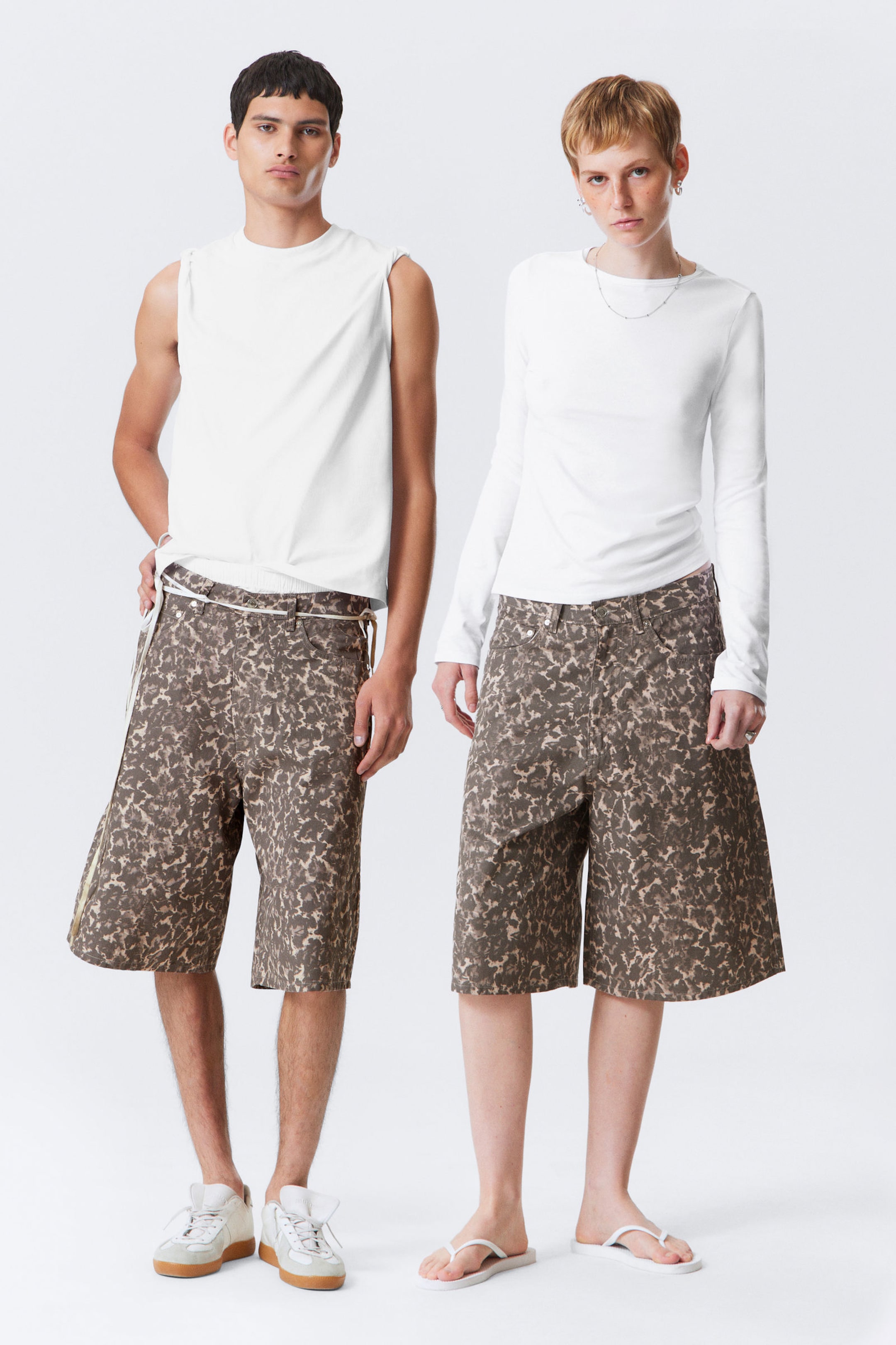 #70645F - Lockere Baggy-Shorts aus bedrucktem Baumwoll-Twill - 1
