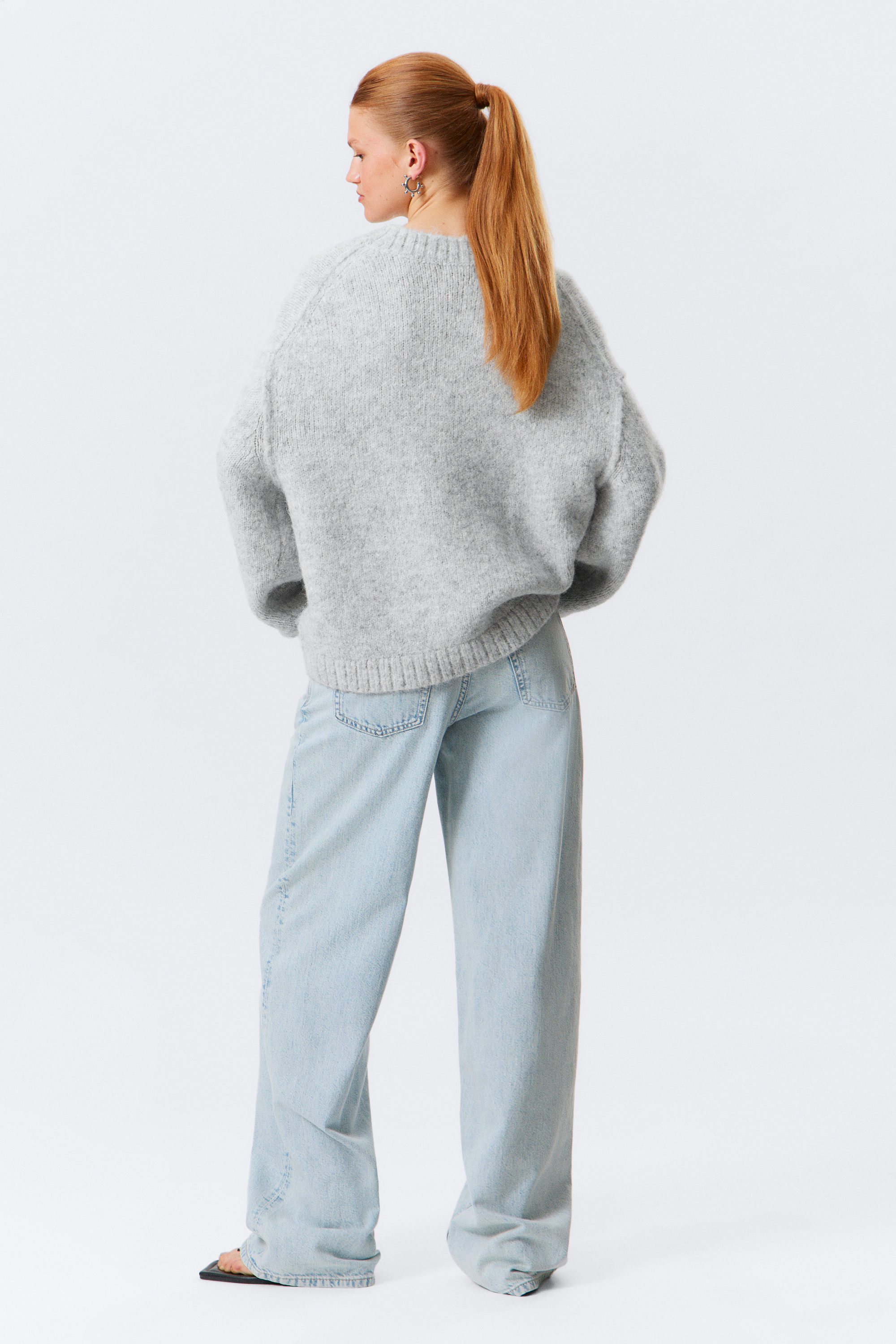 Grau meliert - Locker gestrickter Cardigan mit V-Ausschnitt - 2