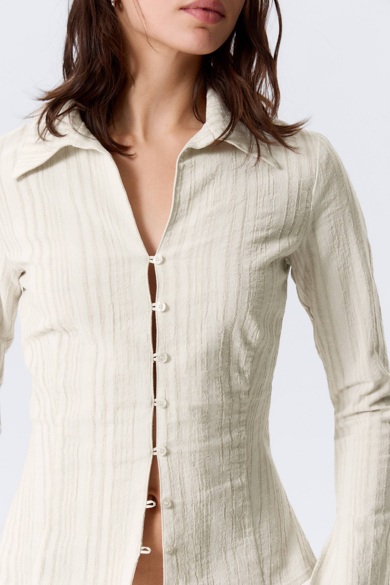 Bluzka o strukturalnej powierzchni Slim Fit - Jasnobeżowy/Ciemnoszary w paski - 3