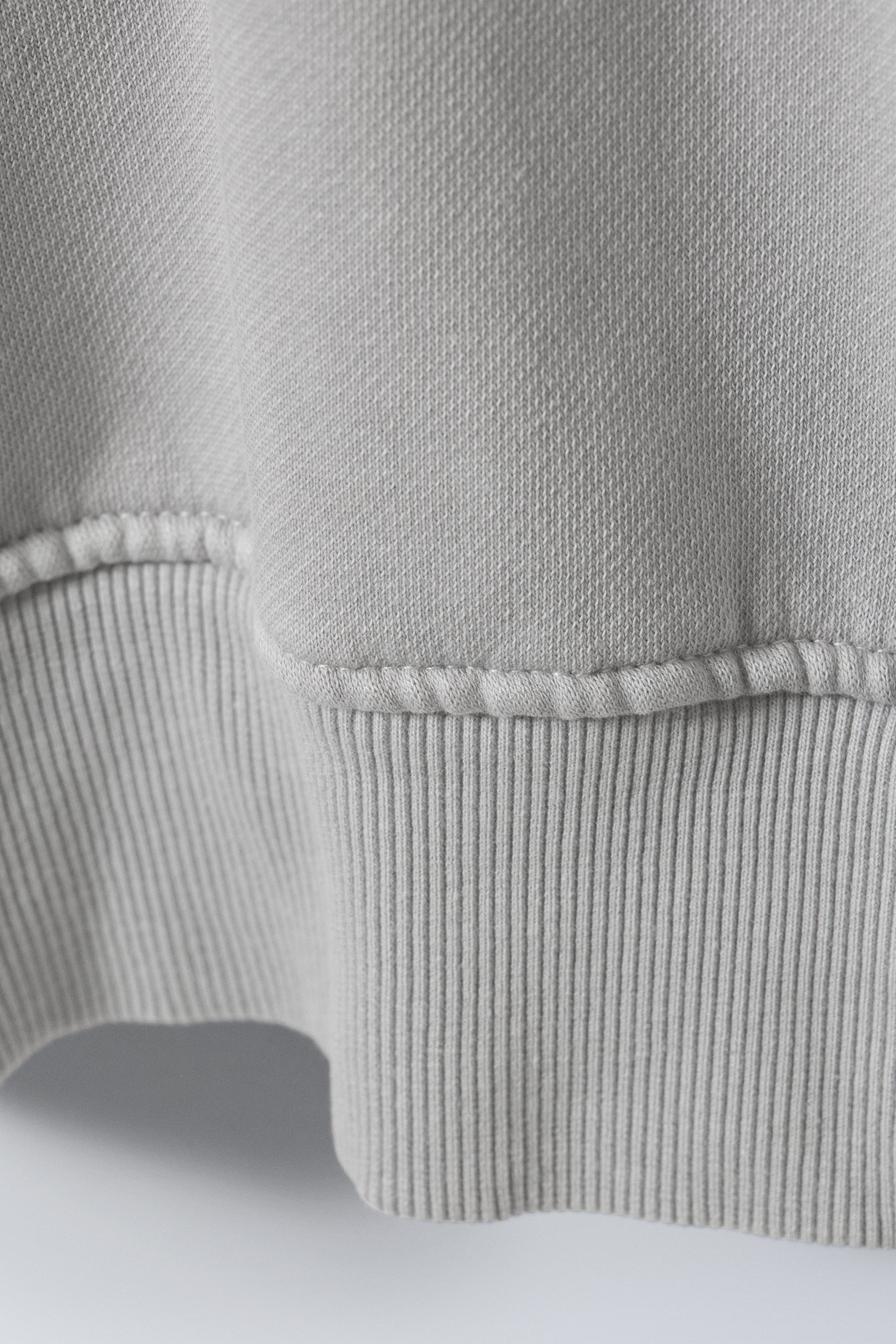 Hellgrau - Weites Sweatshirt - 1