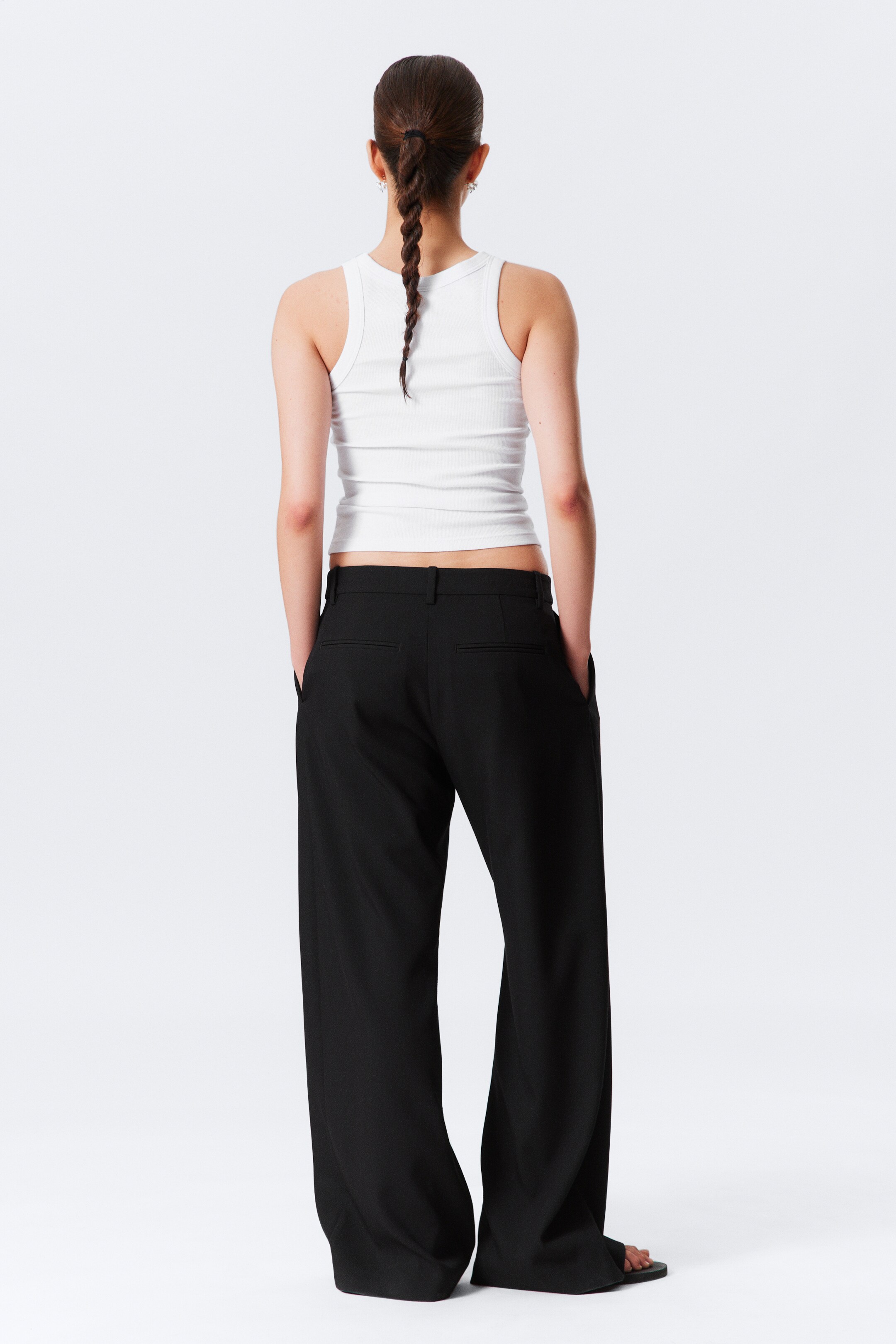 Преглед на по-голямо изображение: Low Waist Wide Suiting Trousers - Black - ЖЕНИ | H&M BG 4