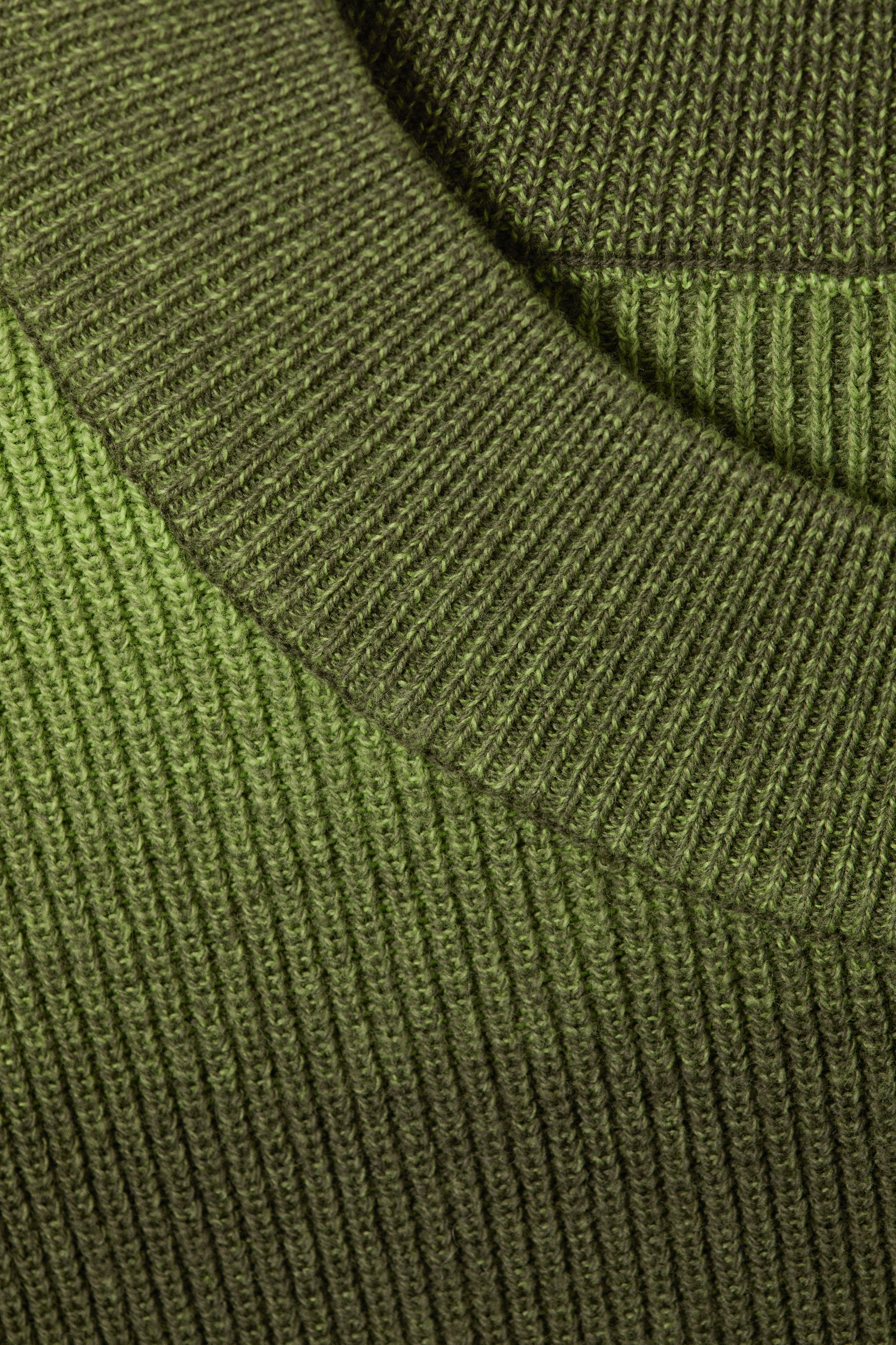 relaxed space-dyed knitted cotton sweater - Green Space-Dye