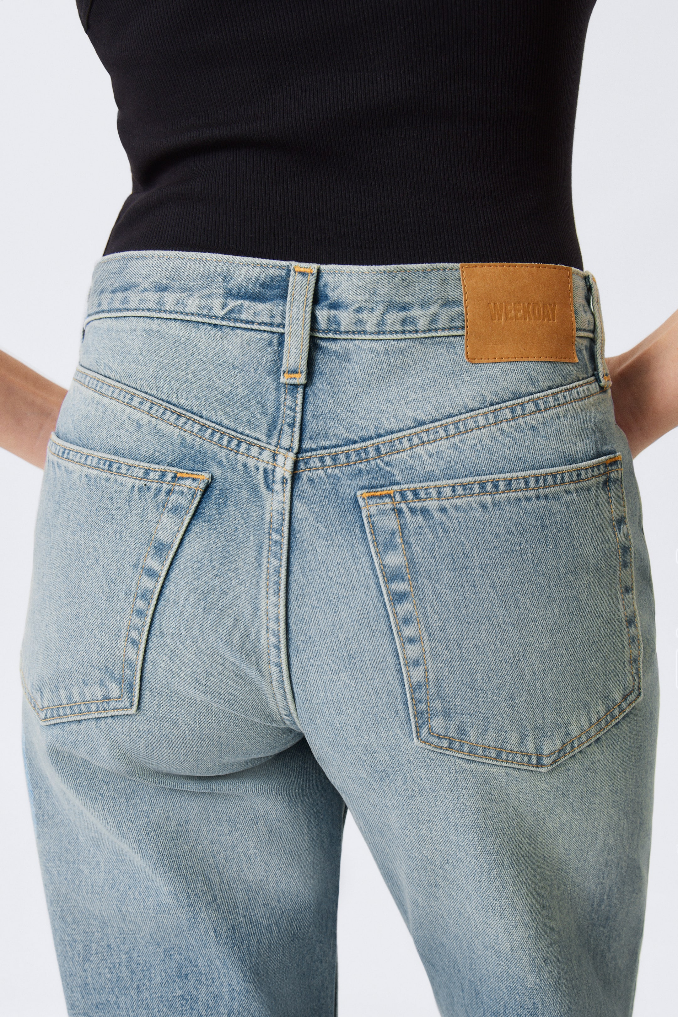 Se større billede: Moon regular bootcut-jeans med mellemhøj talje - Seventeen Blue – mellemblå - DAME | H&M DK 4