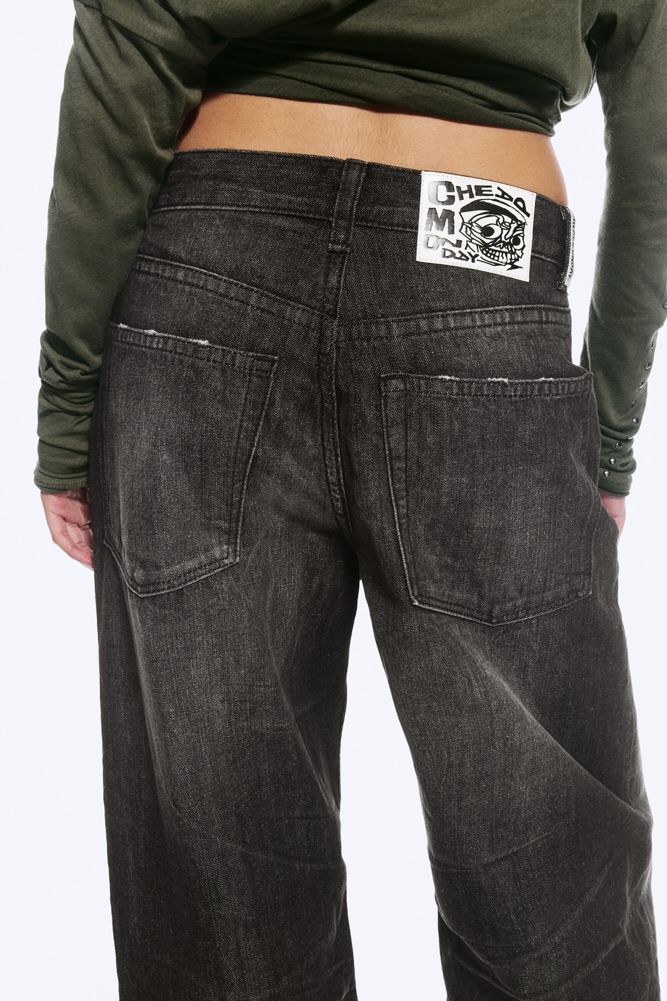 Chafe Black - Looser Regular Waist Loose Straight Jeans - 9
