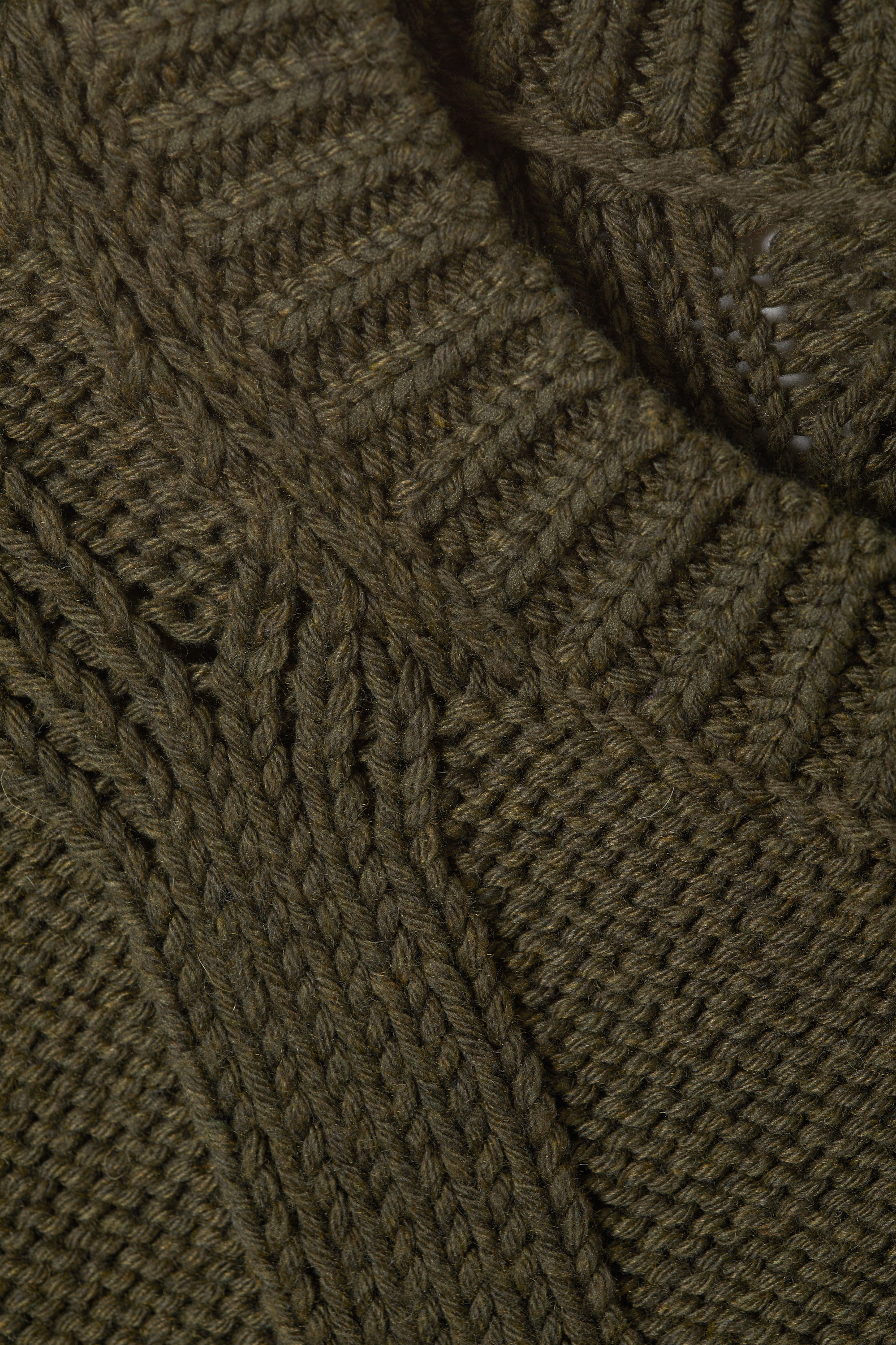 Dunkles Khakigrün - Zopfstrickpullover mit lockerer Passform