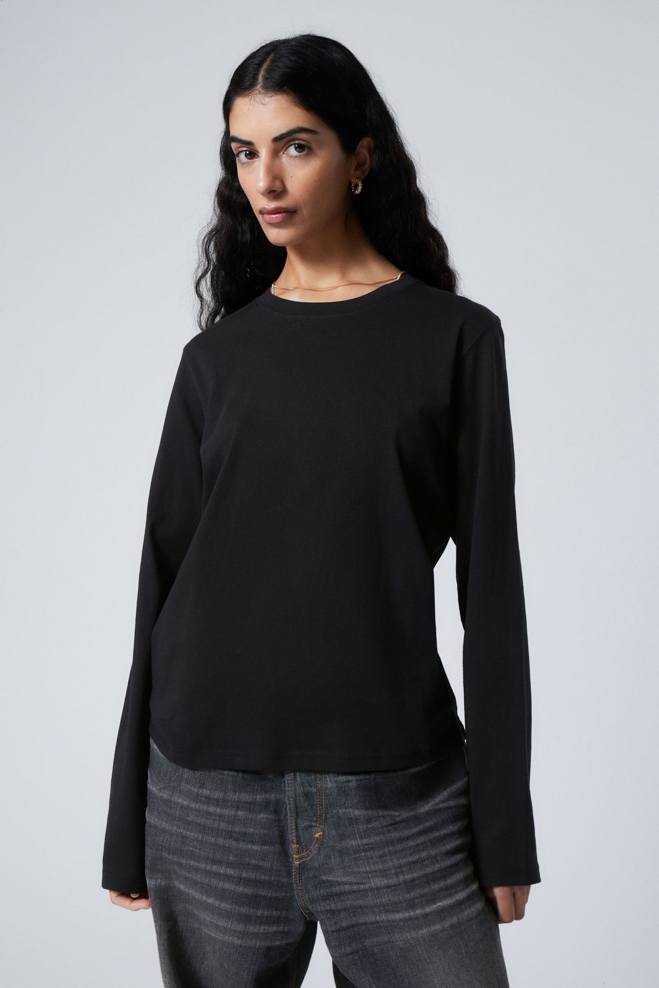 Schwarz - Langarmshirt Standard Essence - 1