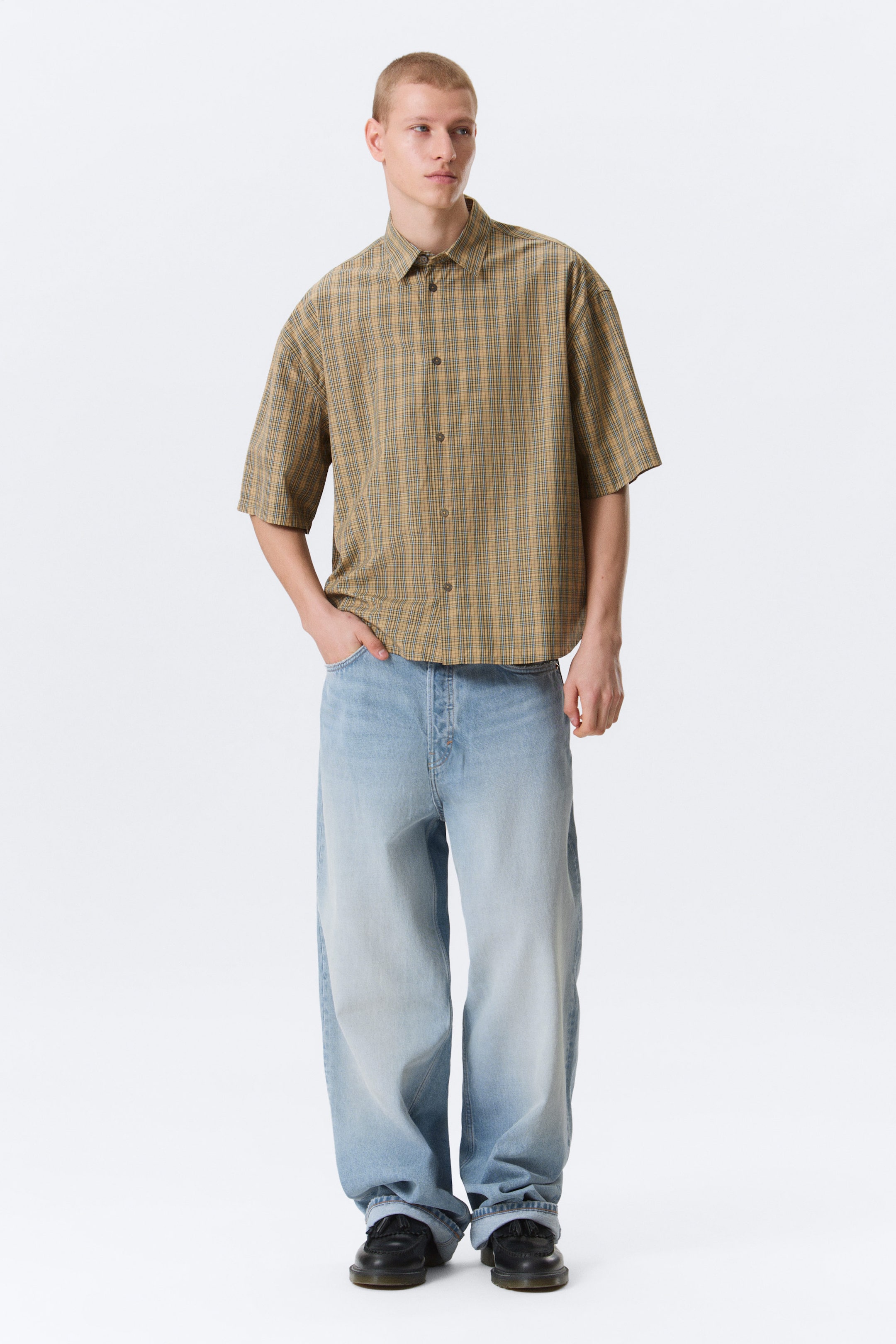 Beige kariert - Kurzärmeliges Hemd mit Boxy-Passform - 2