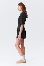 Svart - Short-Sleeved Cotton Mini Dress - 2