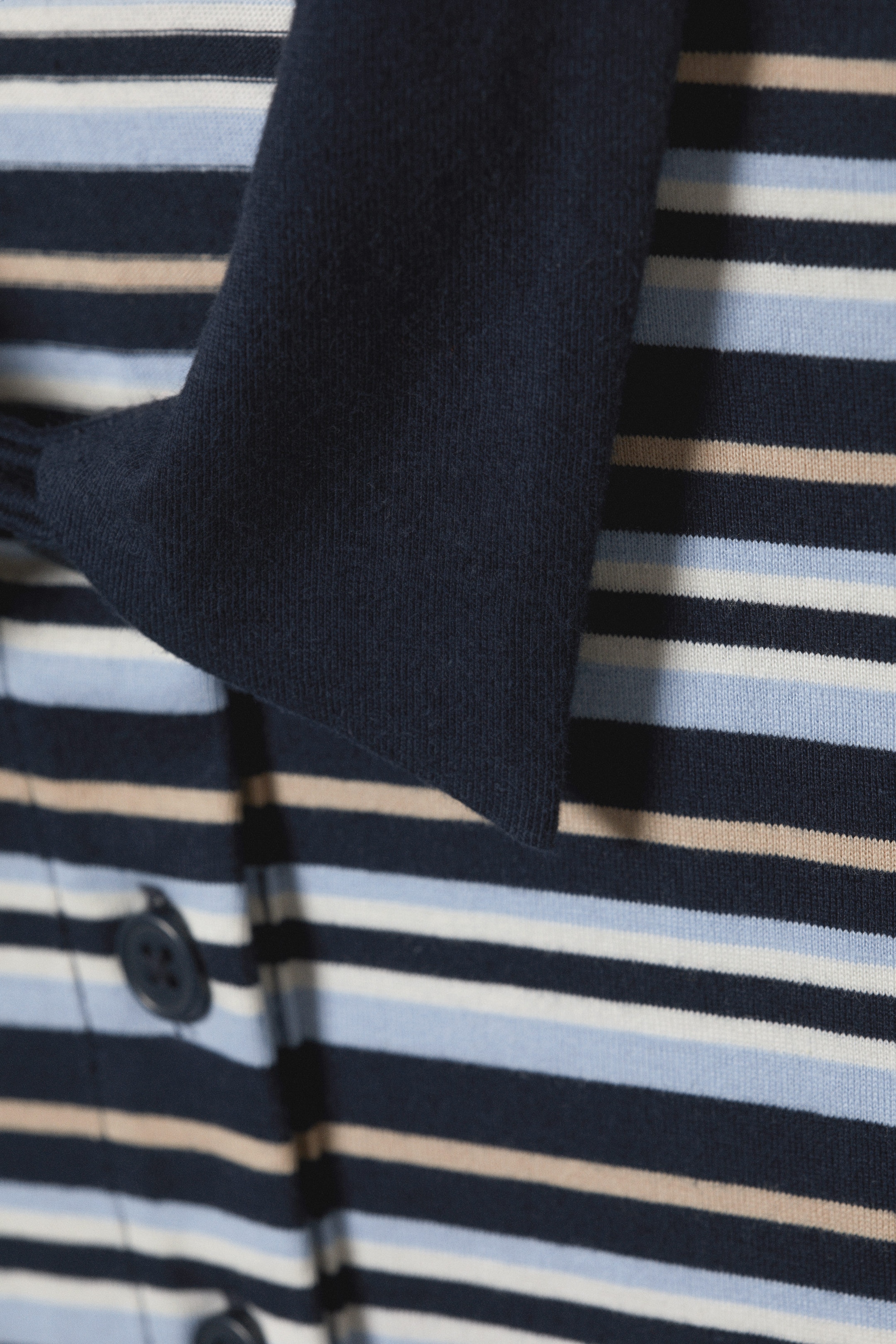 Dunkelblau gestreift - Gestreiftes Oversized-Poloshirt - 1