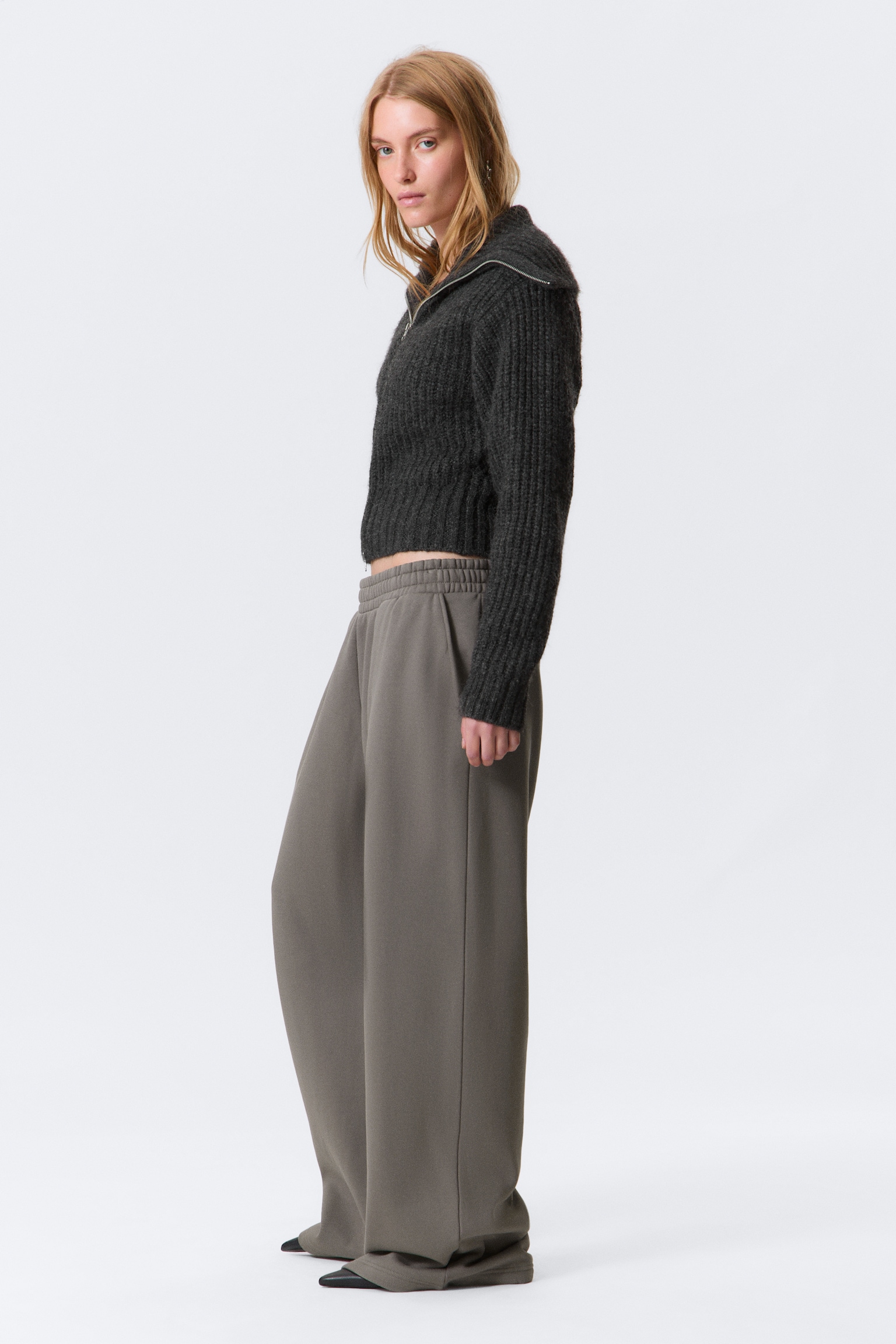 Lange, schwere Sweatpants in lockerer Passform - Grau/Dunkelbraun/Dunkelgrün/Schwarz/Marineblau/Graumeliert - 4