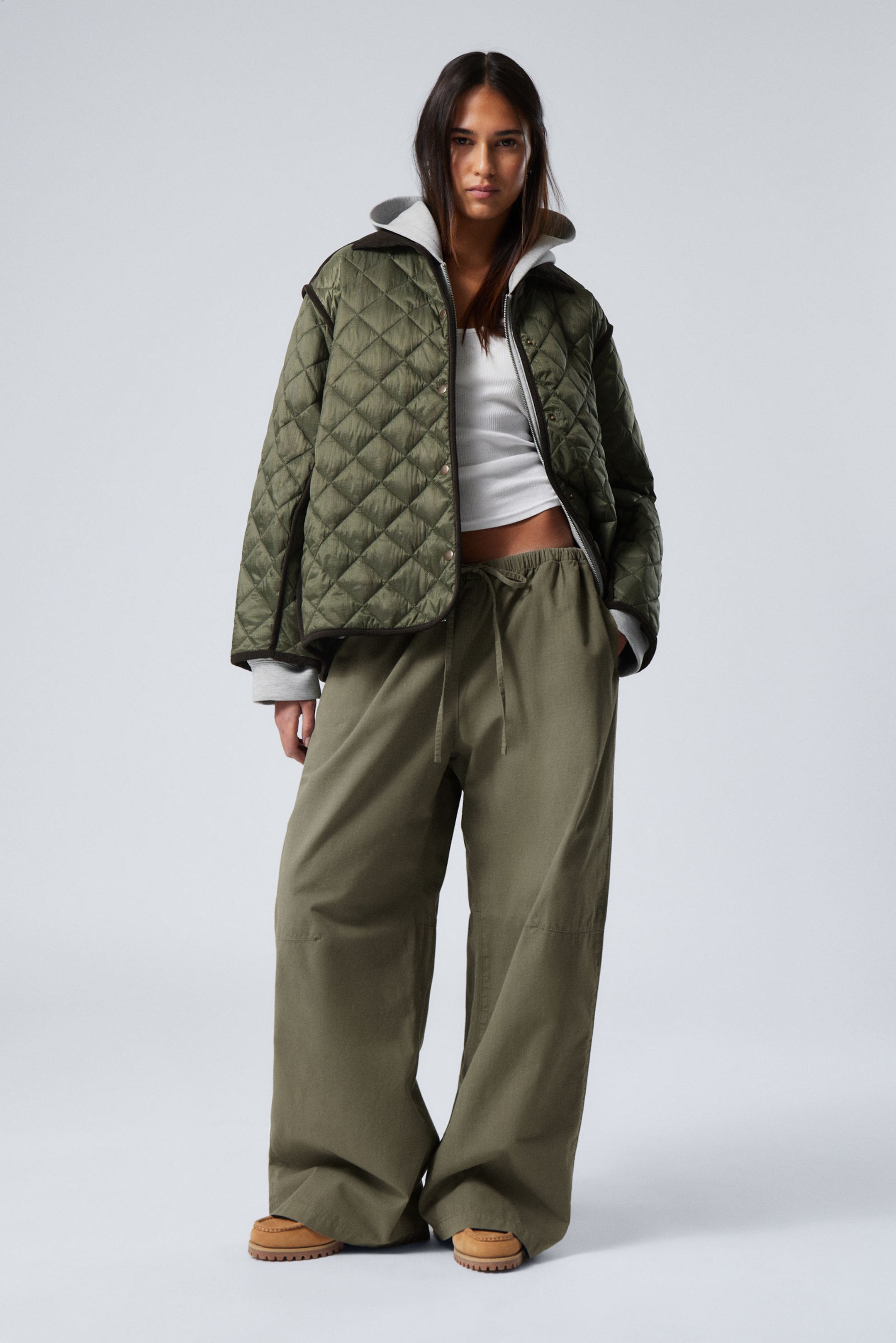 #5F5A4B - Gesteppte Oversize-Innenjacke - 1