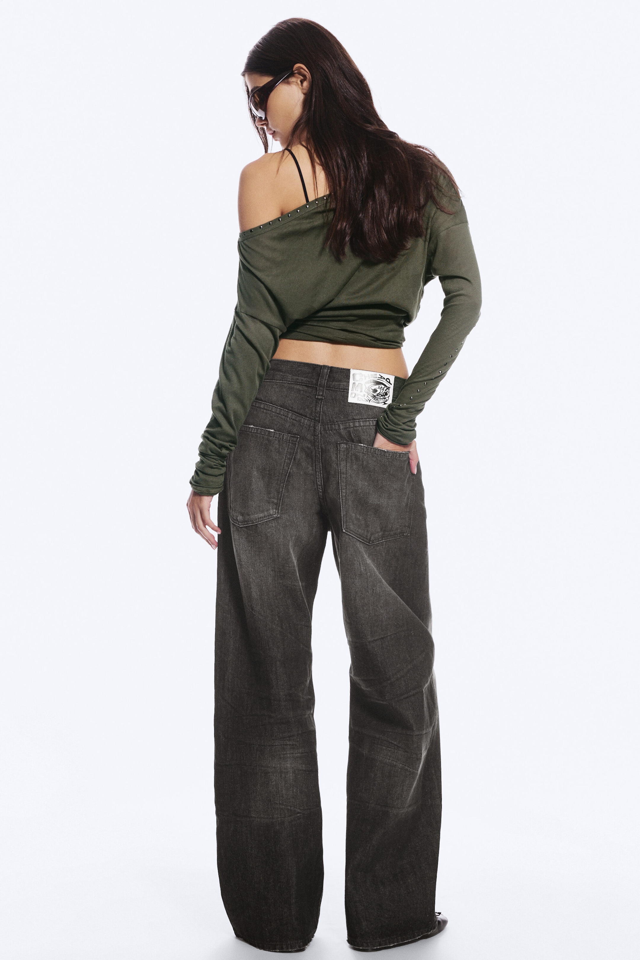 Chafe Black - Looser Regular Waist Loose Straight Jeans - 10