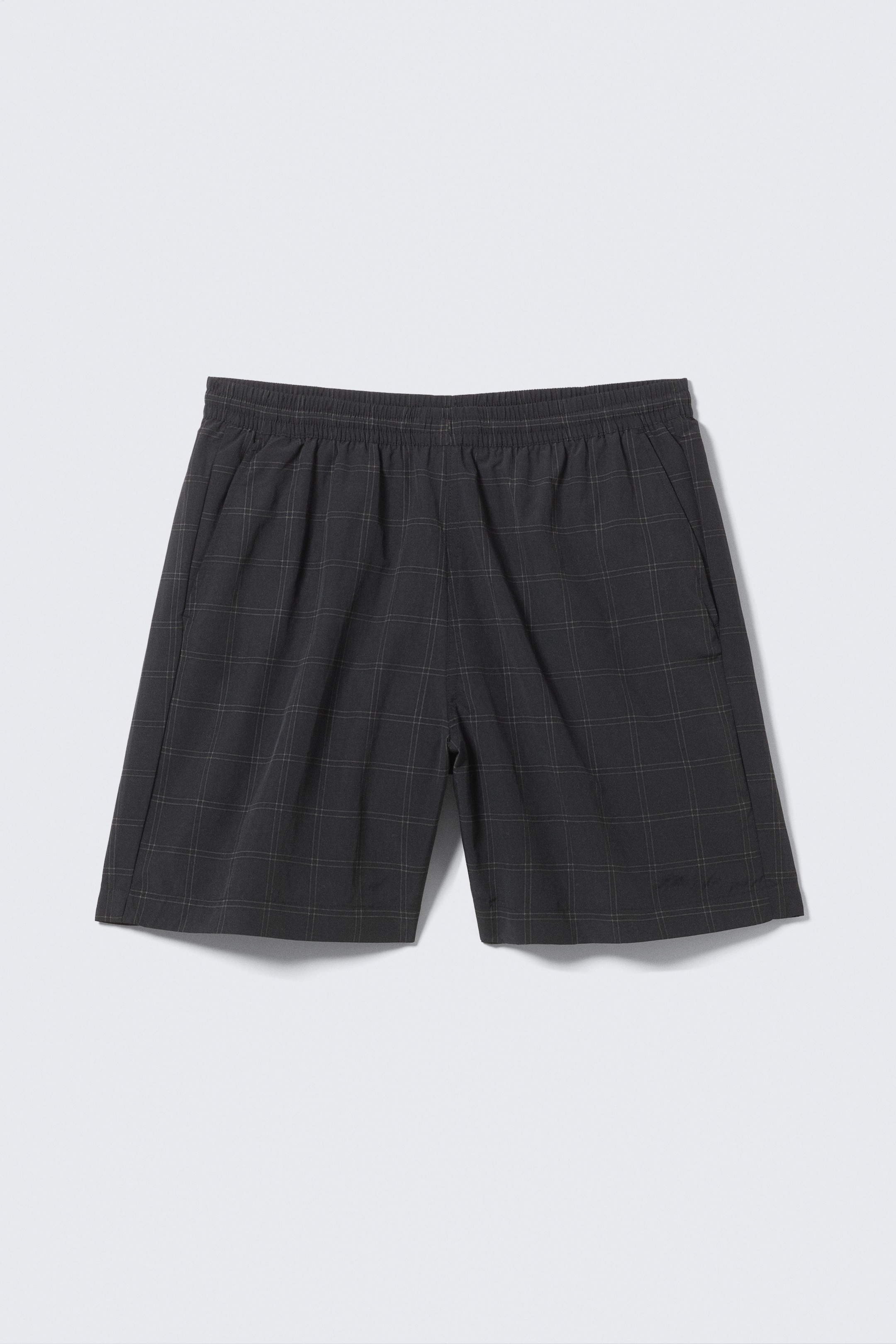 Преглед на по-голямо изображение: Checked Nylon Swim Shorts - Checked Black - МЪЖЕ | H&M BG 1