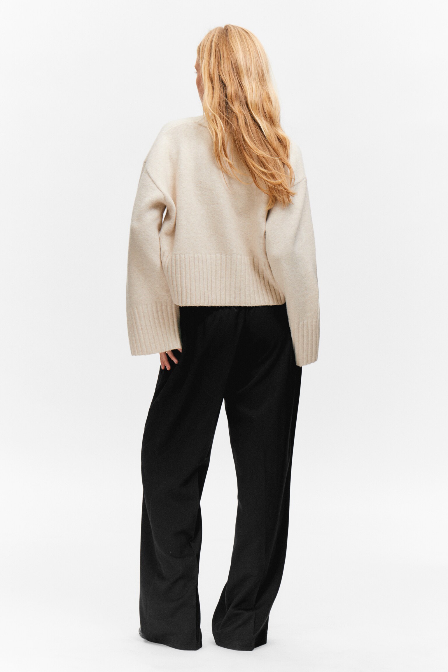 Knitted Oversized Sweater - Dusty White/Light Dusty Pink/Dark Brown - 4