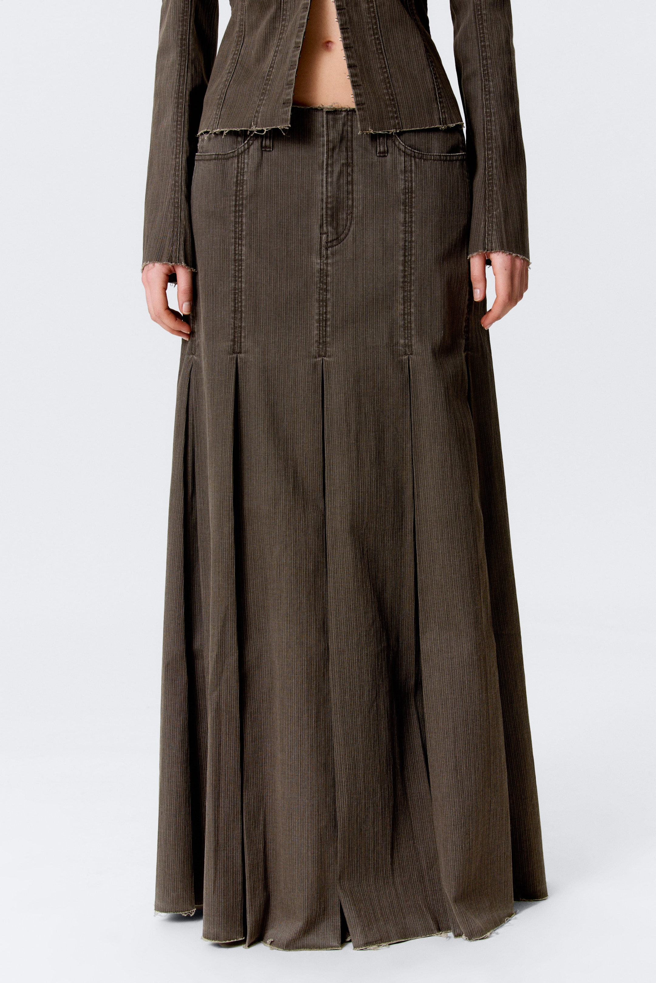 Dark Grey - Mid-Rise Frayed Pleated Maxi Skirt - 2