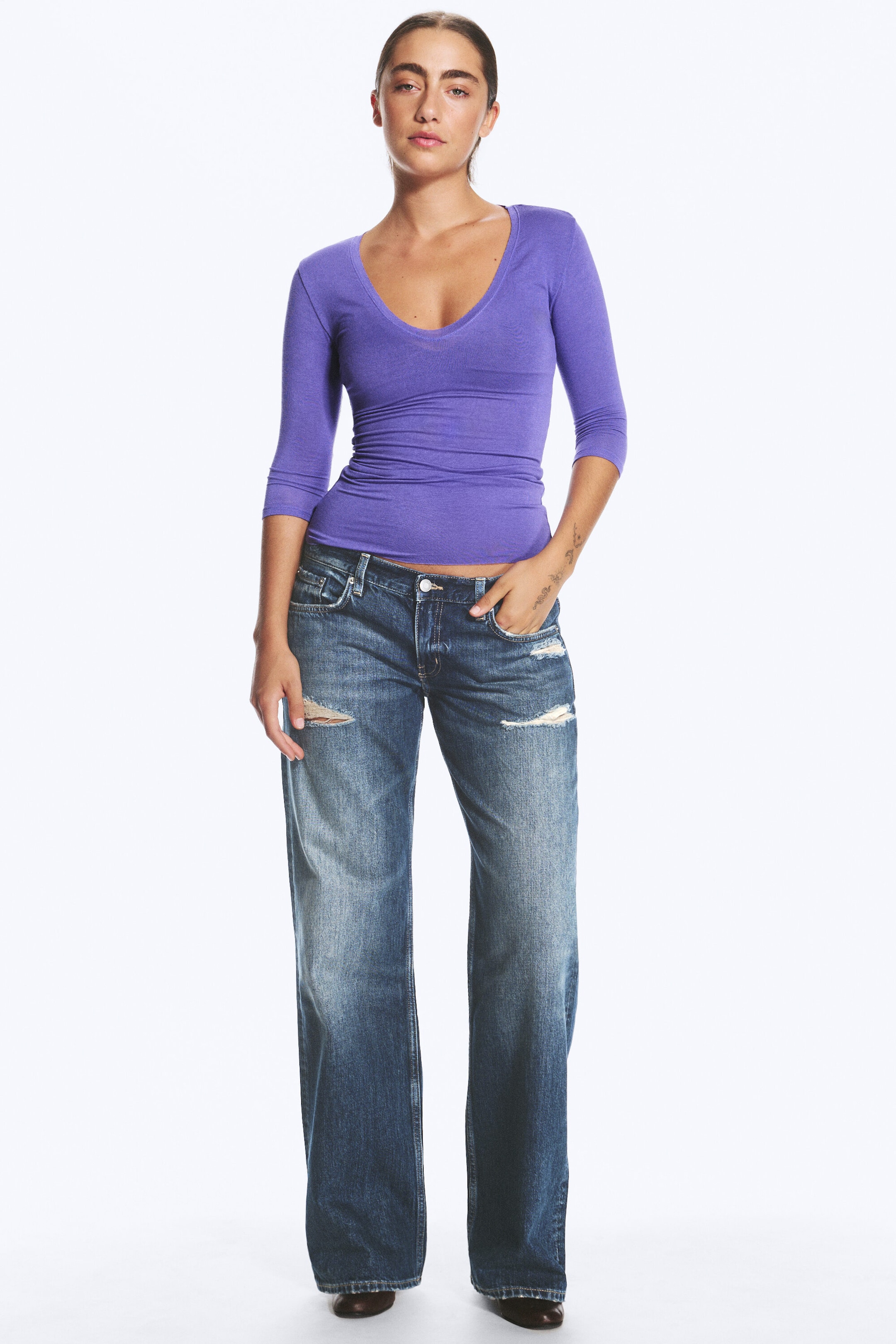 Lilac - Deep V-neck three-quarter sleeve top - 2