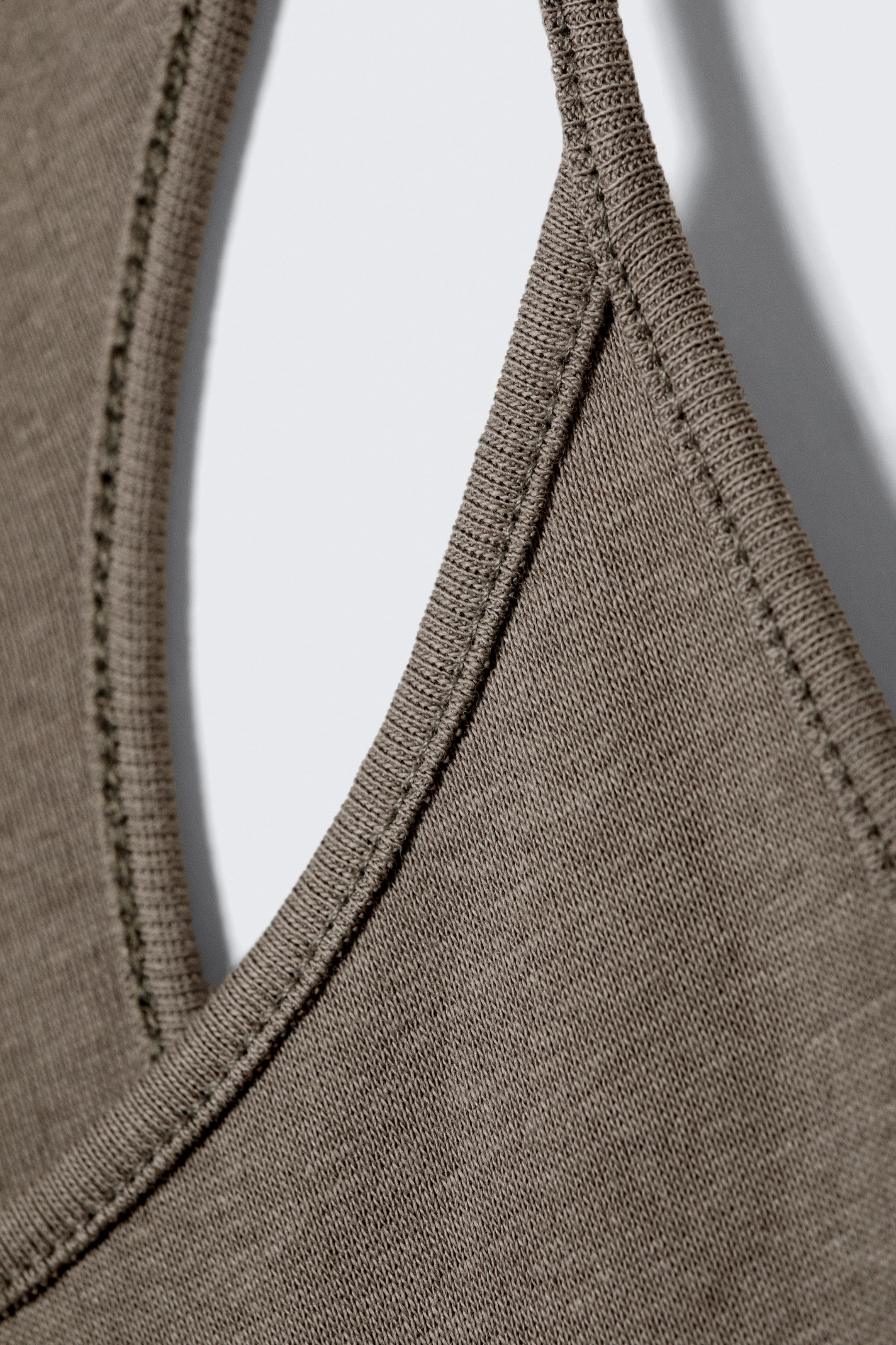 Staubgrau - Schmal geschnittenes Racerback-Tanktop - 4