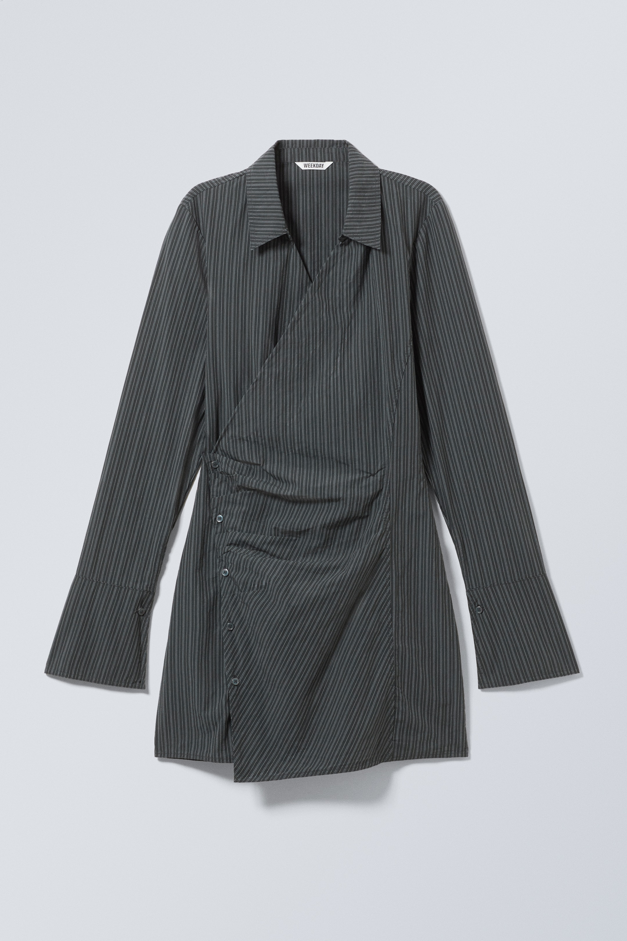 Visualizza immagine più grande: Mini abito chemisier asimmetrico a maniche lunghe - Motivo gessato grigio scuro - DONNA | H&M IT 1