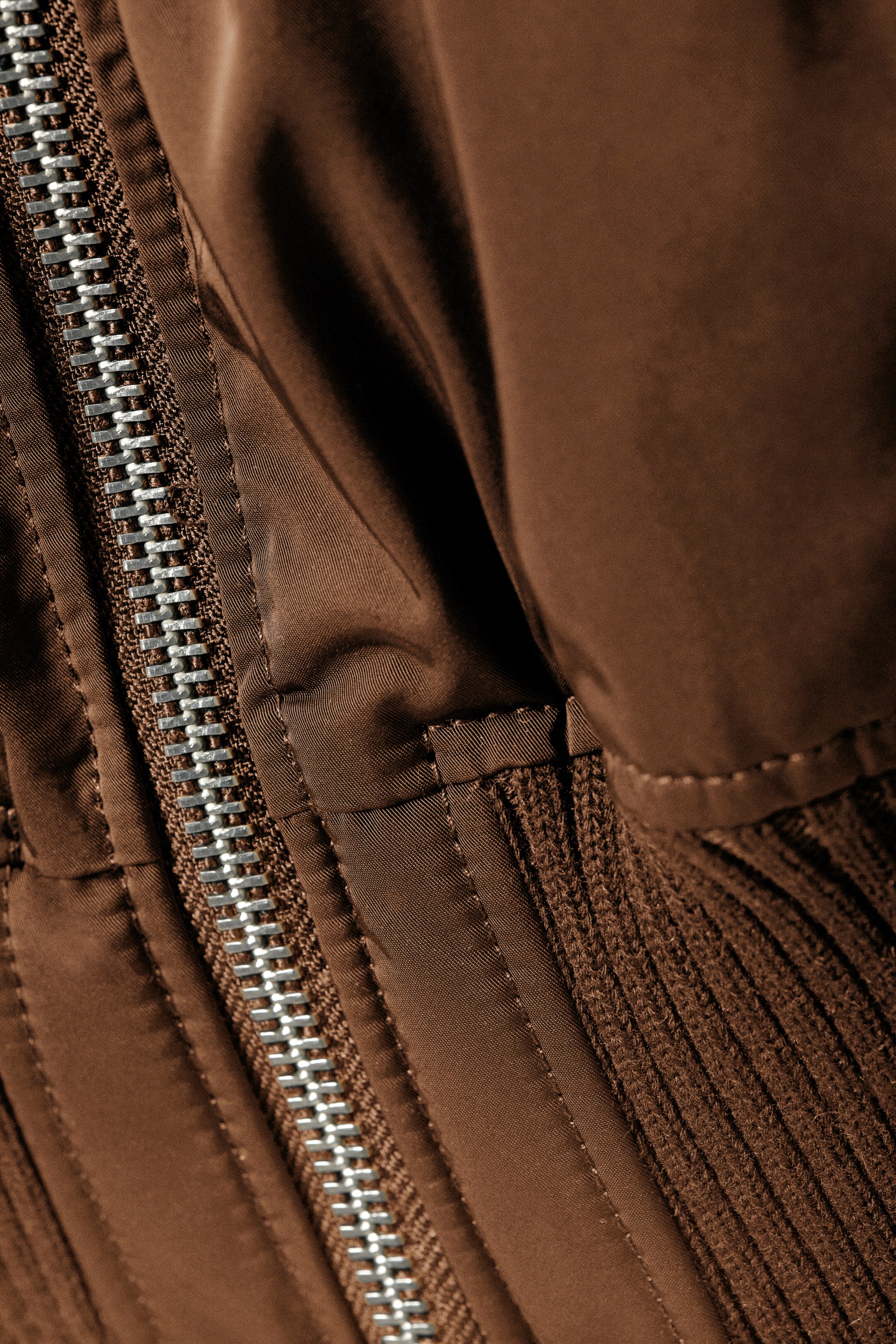 Größeres Bild anzeigen: Gepolsterte Bomberjacke - Braun - Ladies | H&M AT 2