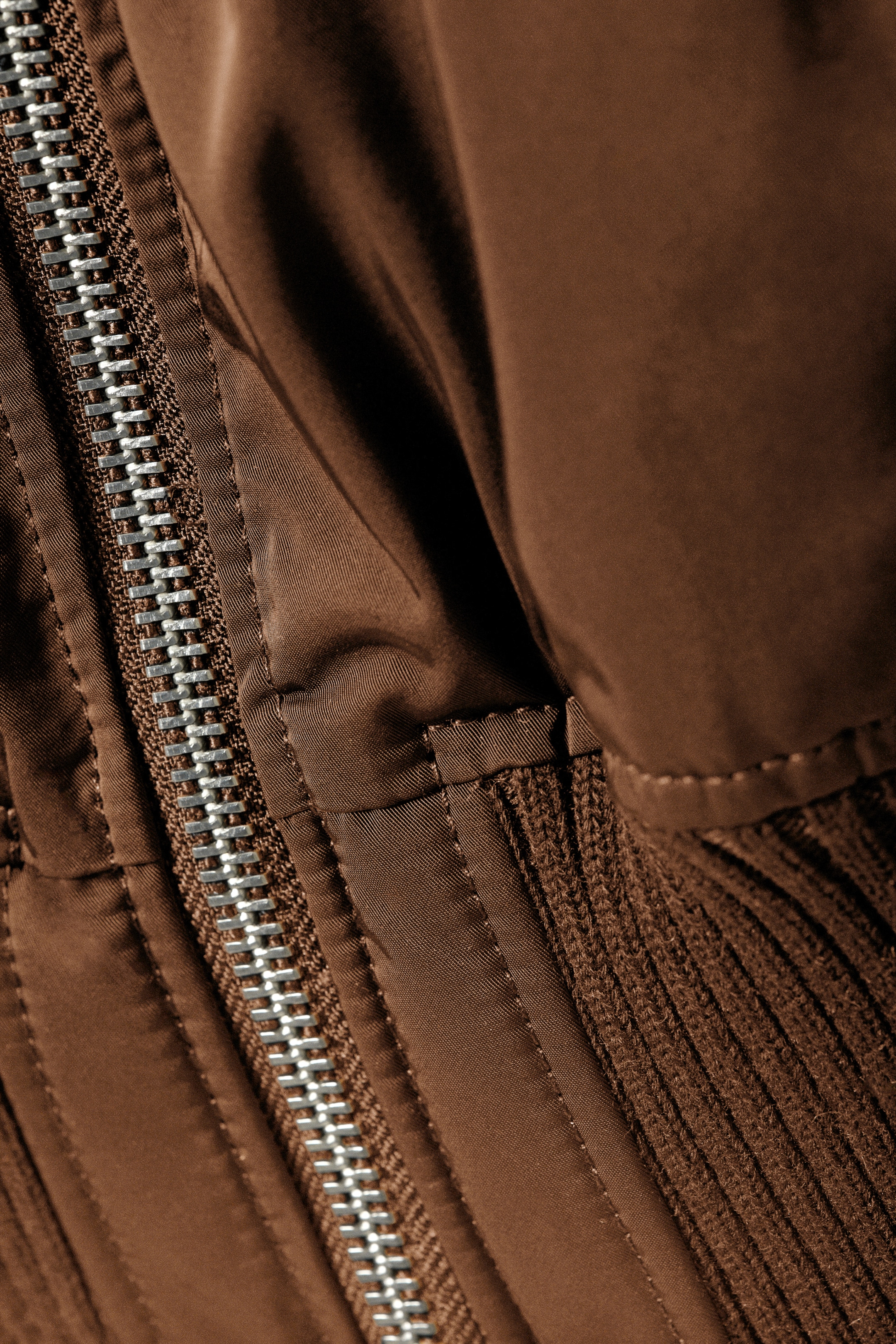 Größeres Bild ansehen: Gepolsterte Bomberjacke - Braun - Ladies | H&M DE 2
