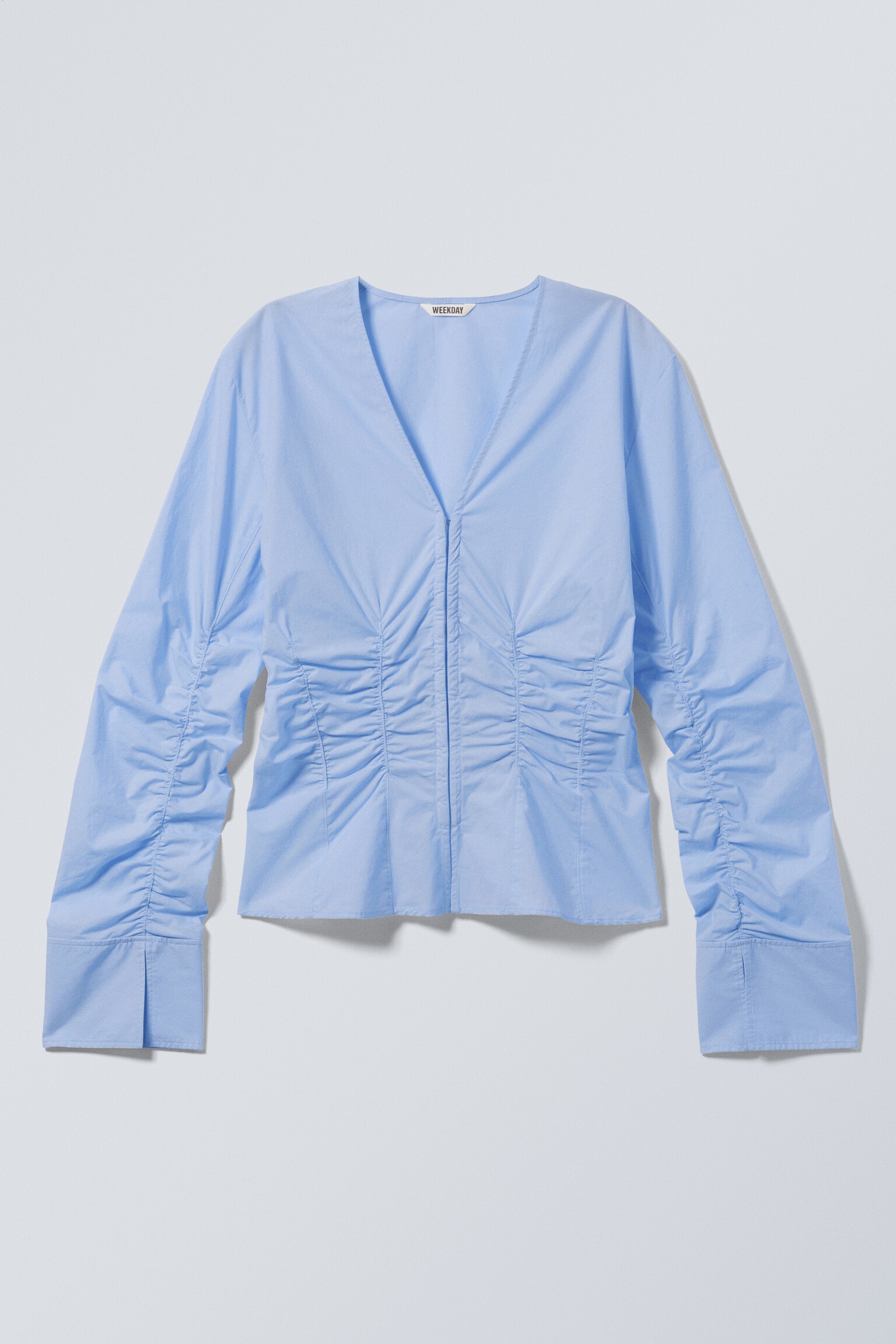 Camisa com decote em V de popelina com franzidos - Azul claro/Bege