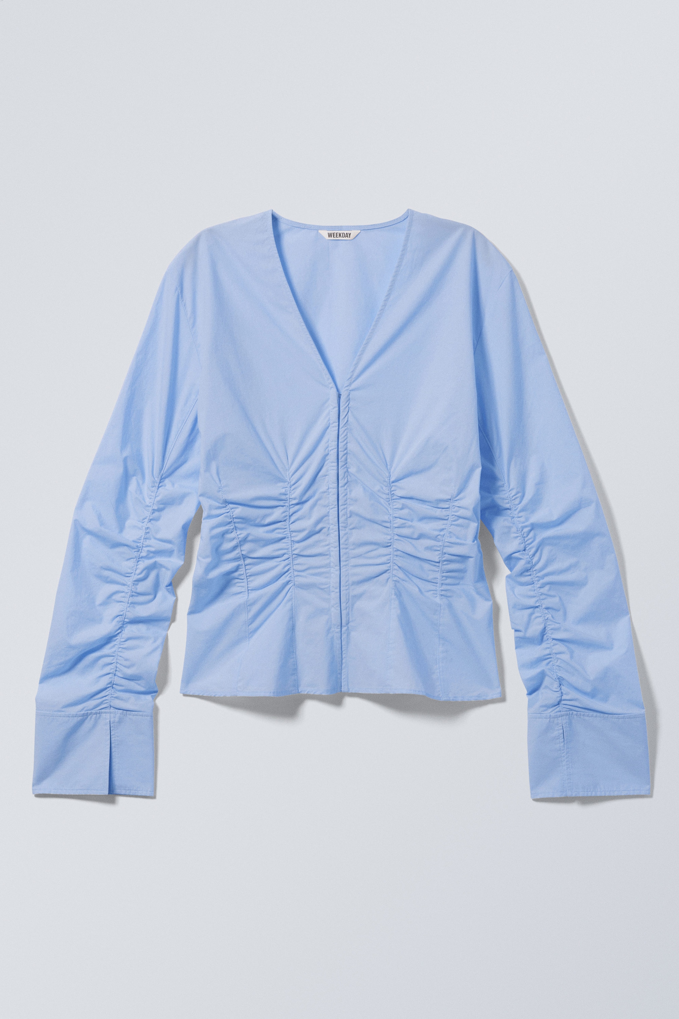 Hellblau - Gerafftes Popeline-Hemd mit V-Ausschnitt - 1
