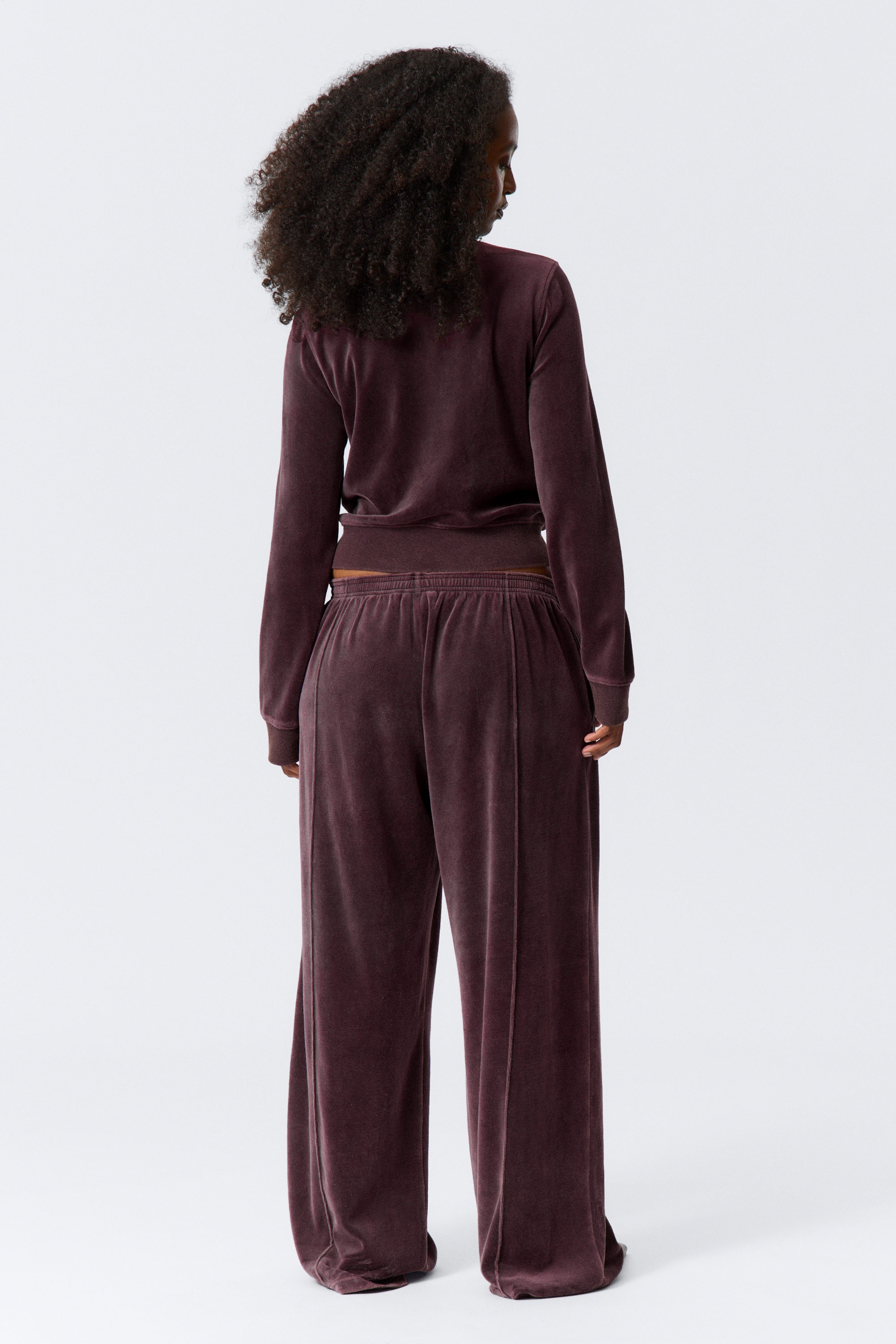 Dunkle Pflaume - Minijacke aus verwaschenem Samt - 2