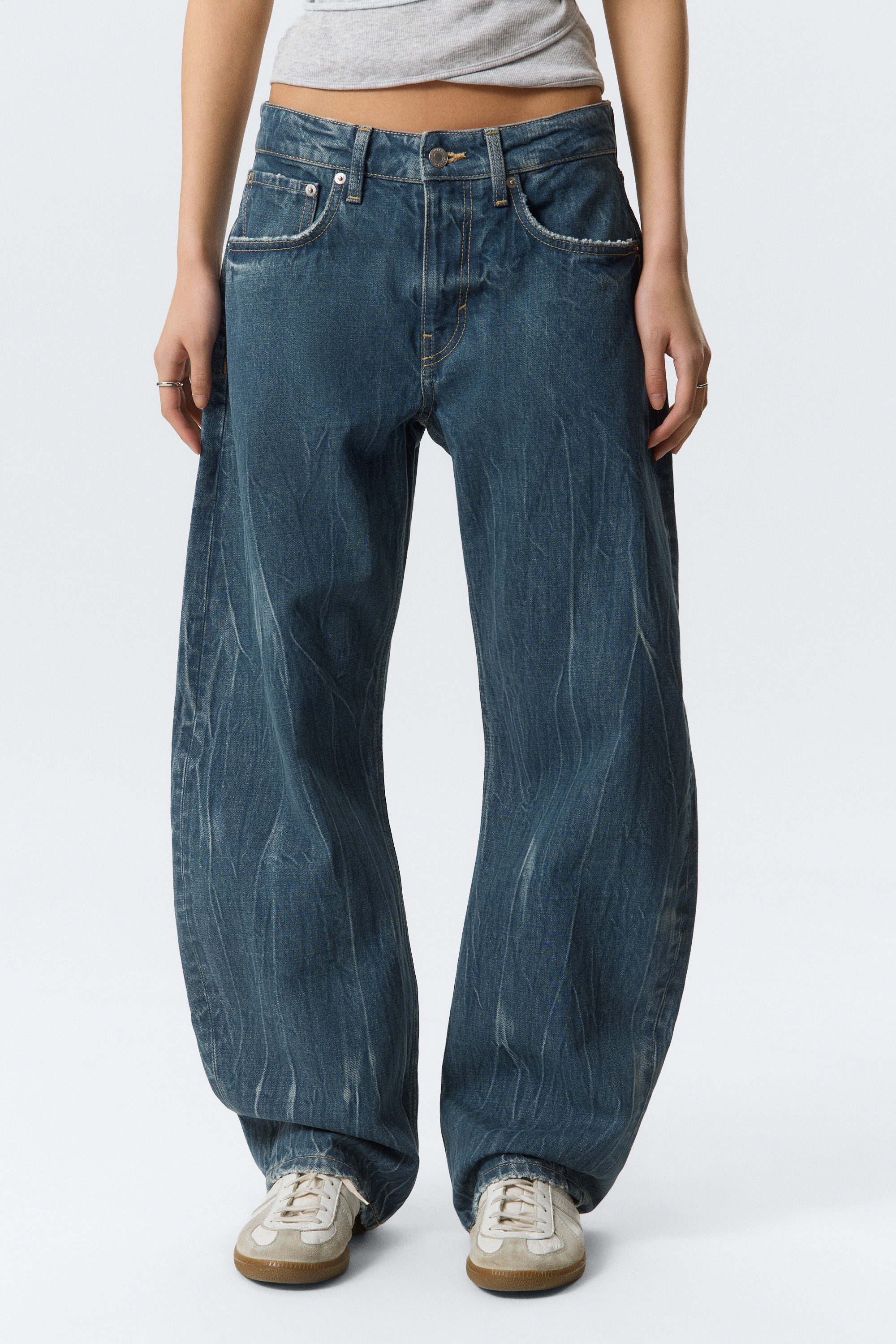 Gnarly Blue - Medium Blue - Abell Mid Rise Regular Barrel Leg Jeans - 2