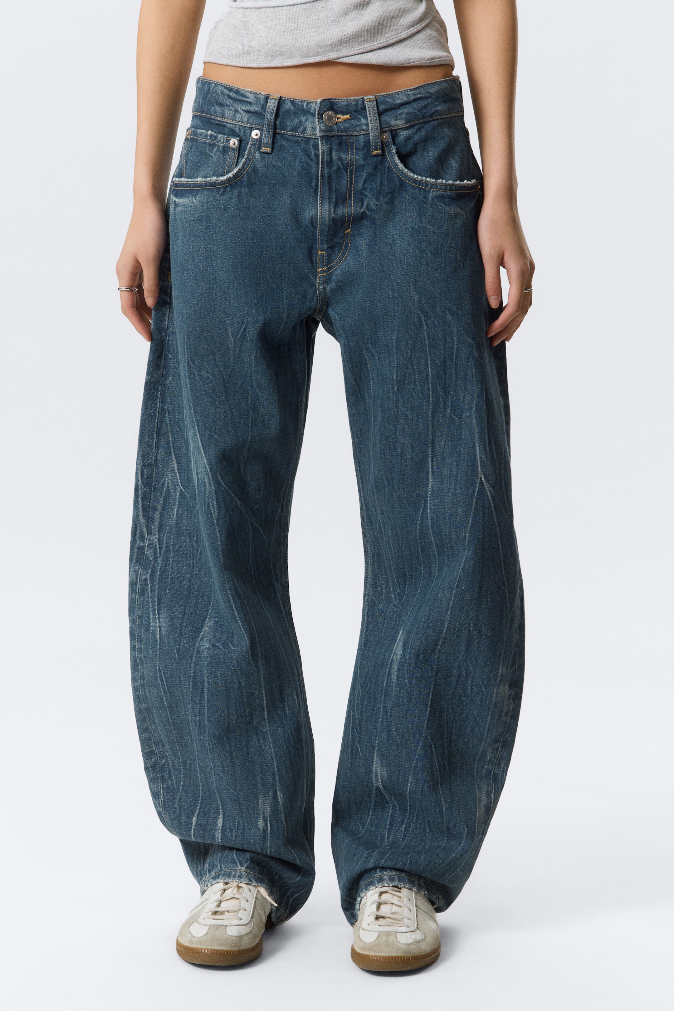 Gnarly Blue - Medium Blue - Abell Mid Rise Regular Barrel Leg Jeans - 2