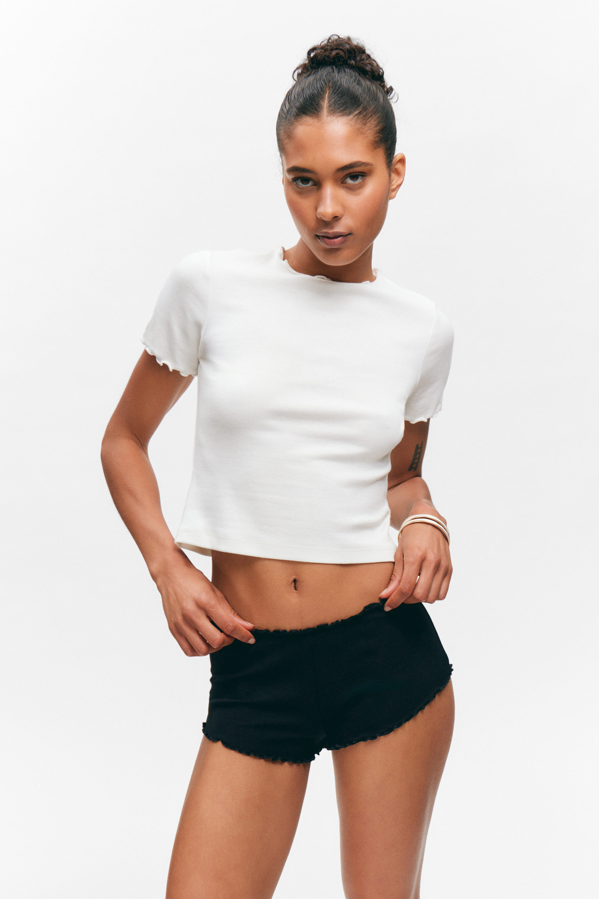 Black - Ribbed Frilled Mini Shorts - 3