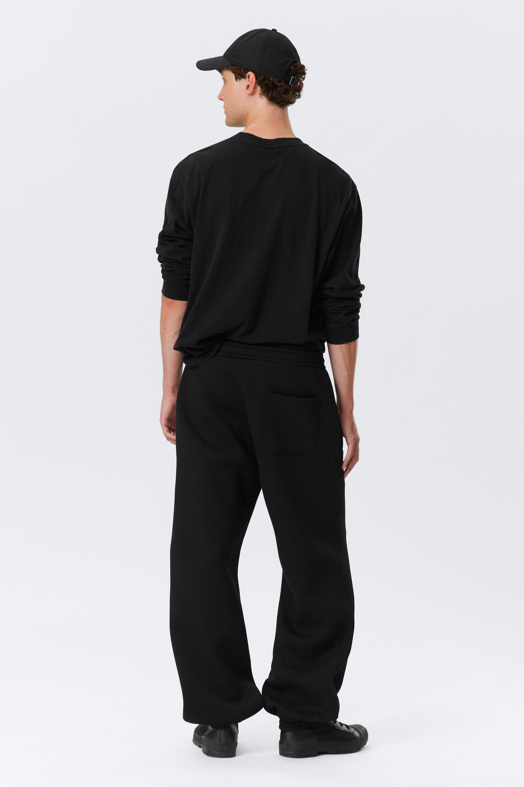 s*-様 SOLOV DAY&SWIMPANTSブラック 2 simon scuba sweatpants - Black | Weekday WW