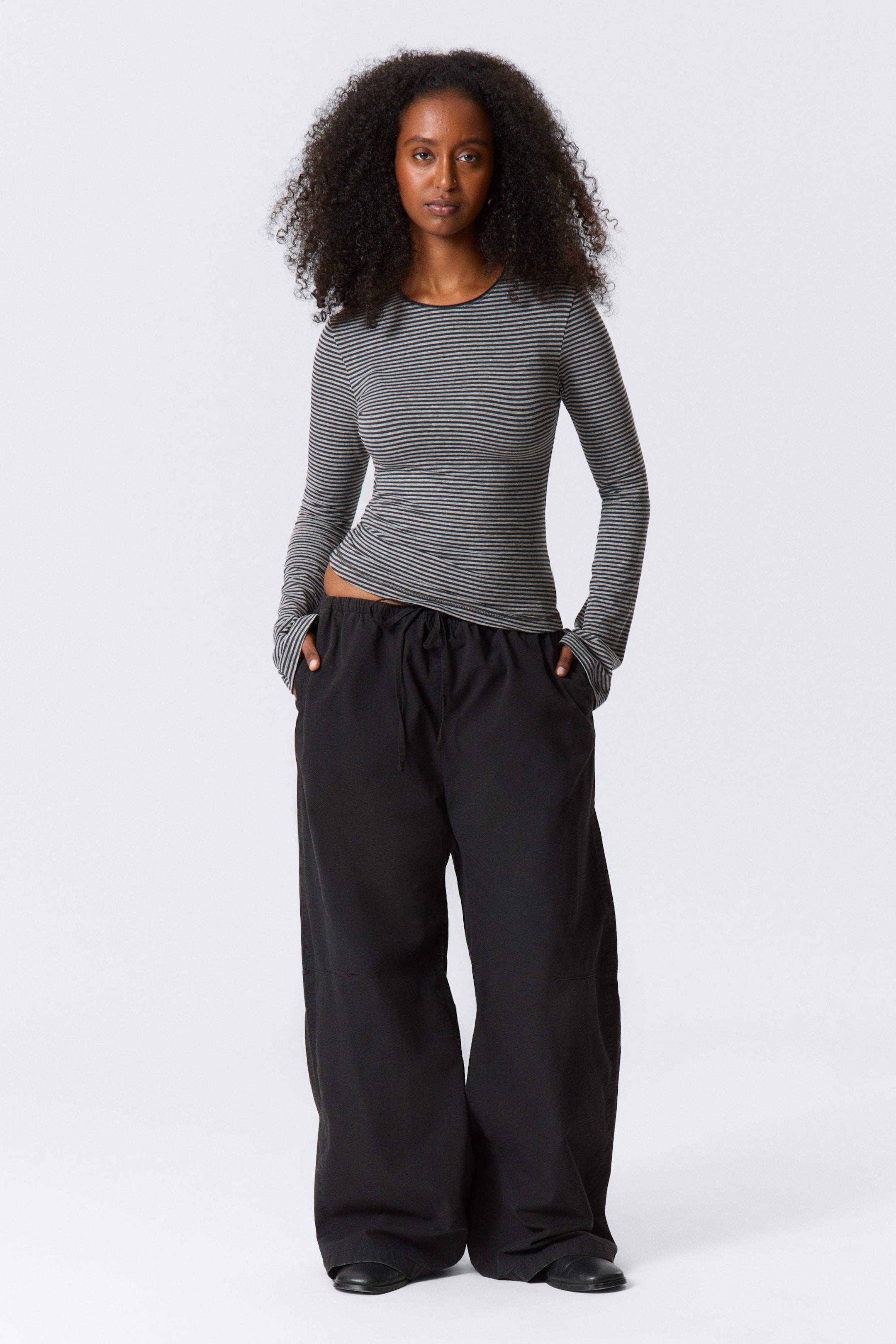 Schwarz & grau gestreift - Longsleeve aus Baumwolle - 2