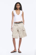 Weiß - Figurbetontes, ärmelloses Top mit V-Ausschnitt - 1