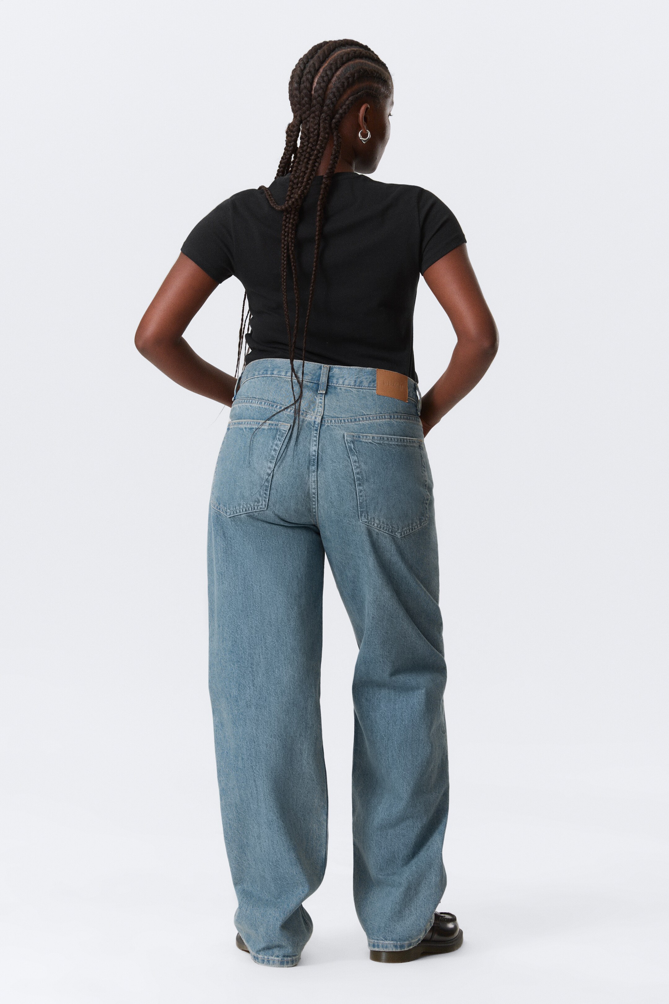 Visa större bild: Galaxy Loose Straight Leg Jeans - 2000 Blue - Mellanblå - HERR | H&M SE 6