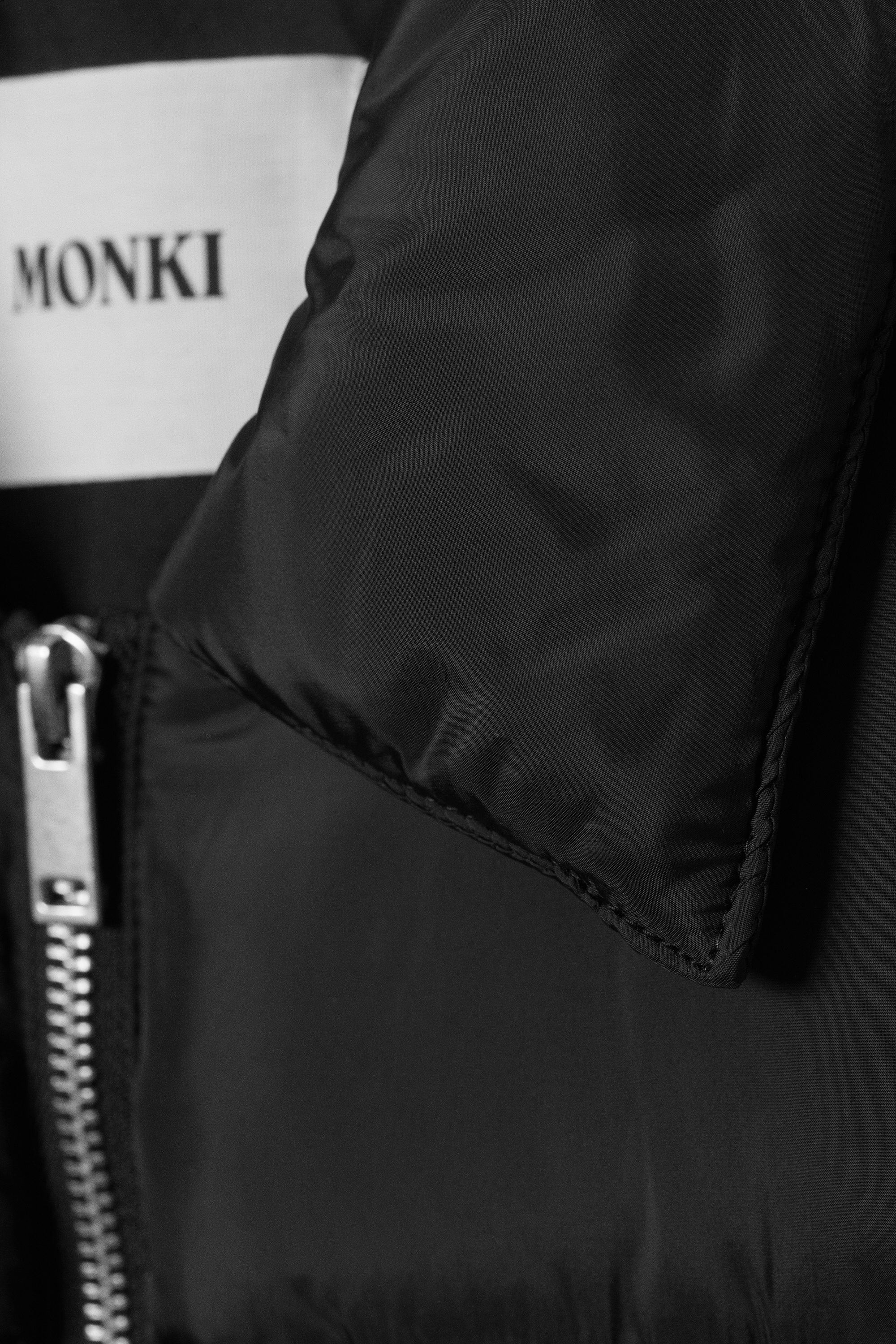 Black - Collared Puffer Jacket - 5