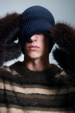 Donkerblauw - Gebreide beanie van een wolmix met omgeslagen rand - 0