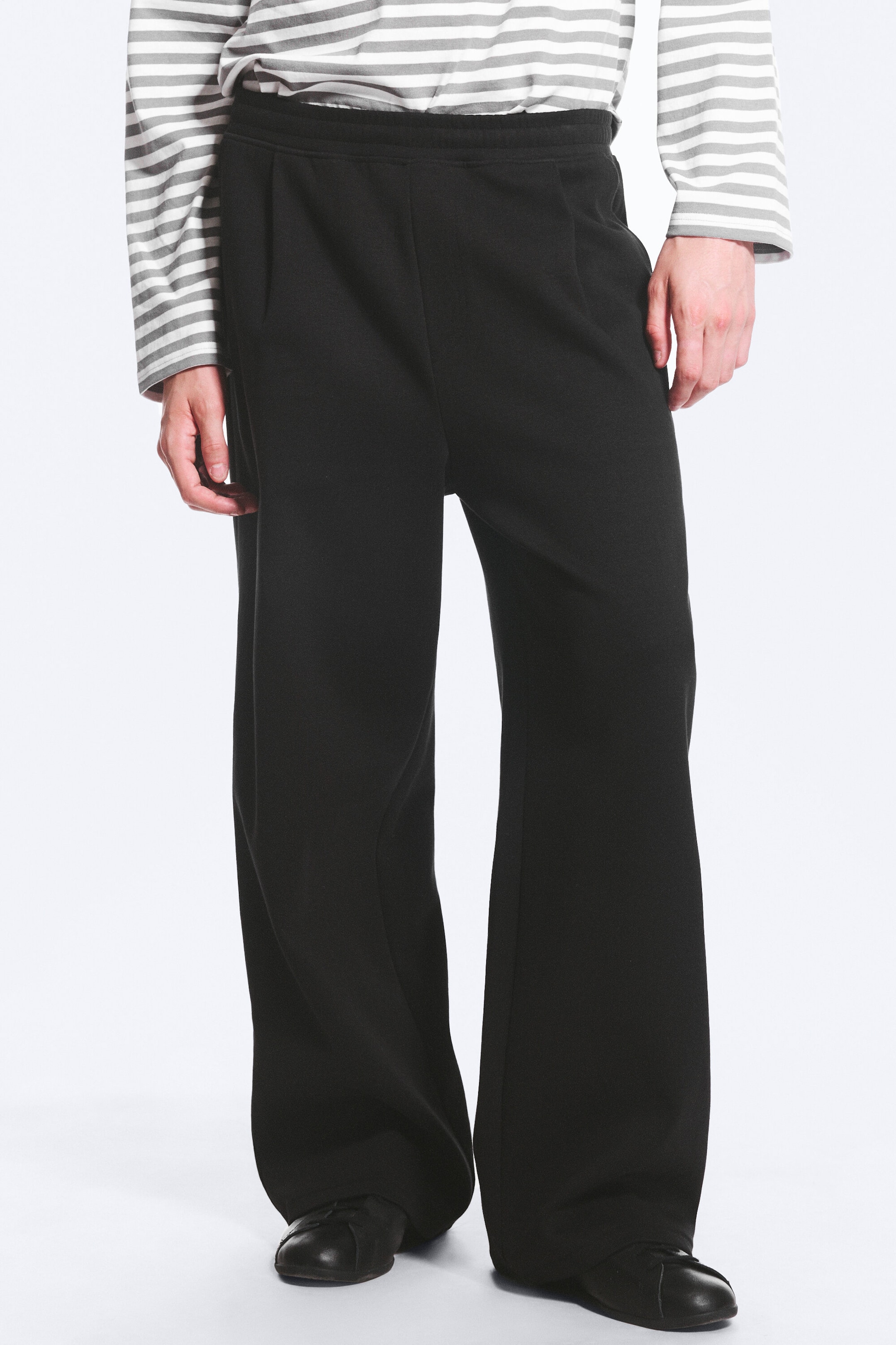 Svart - Plisserade joggers - 2