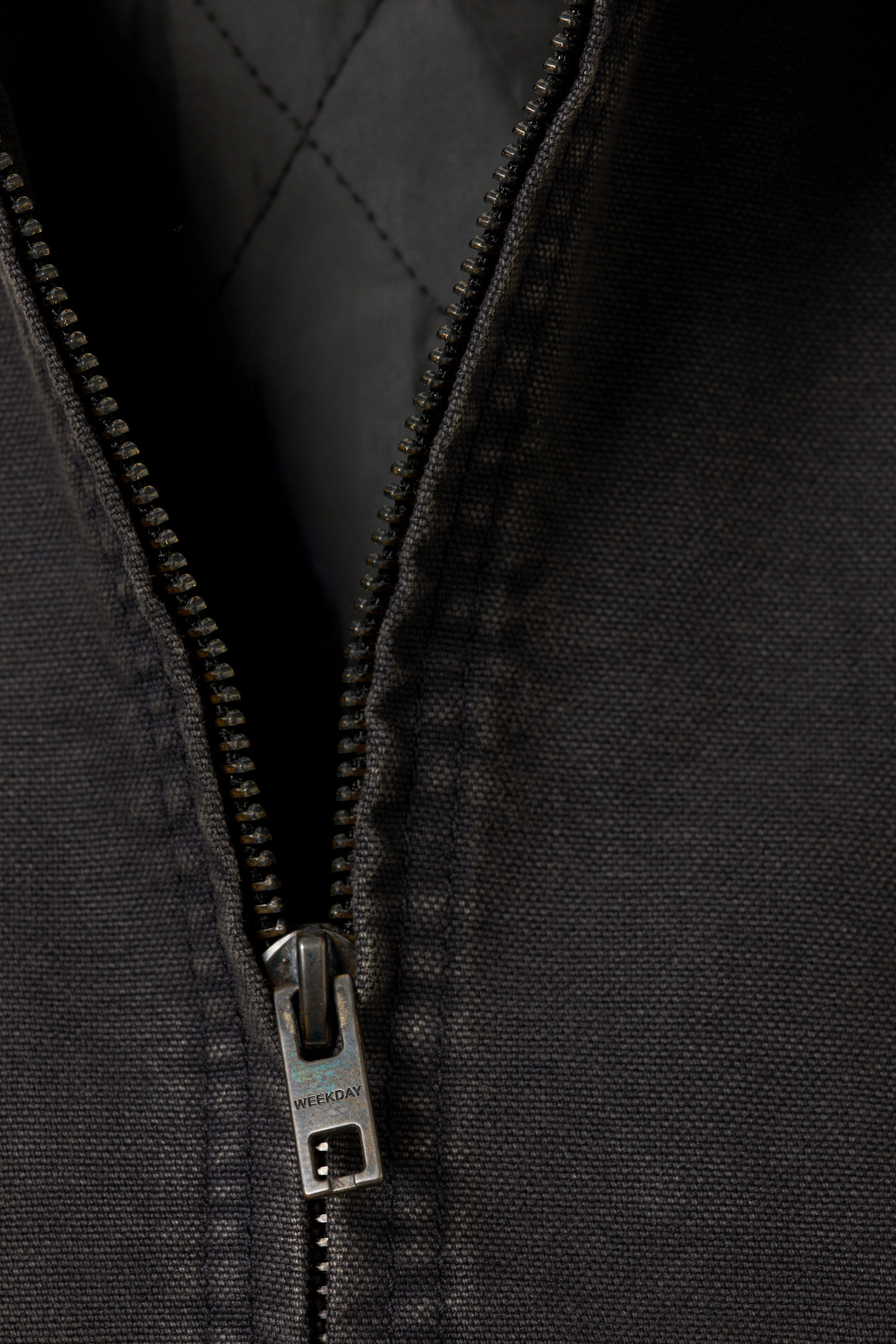 Schwarz - Locker geschnittene, kastige Zip-Jacke - 5