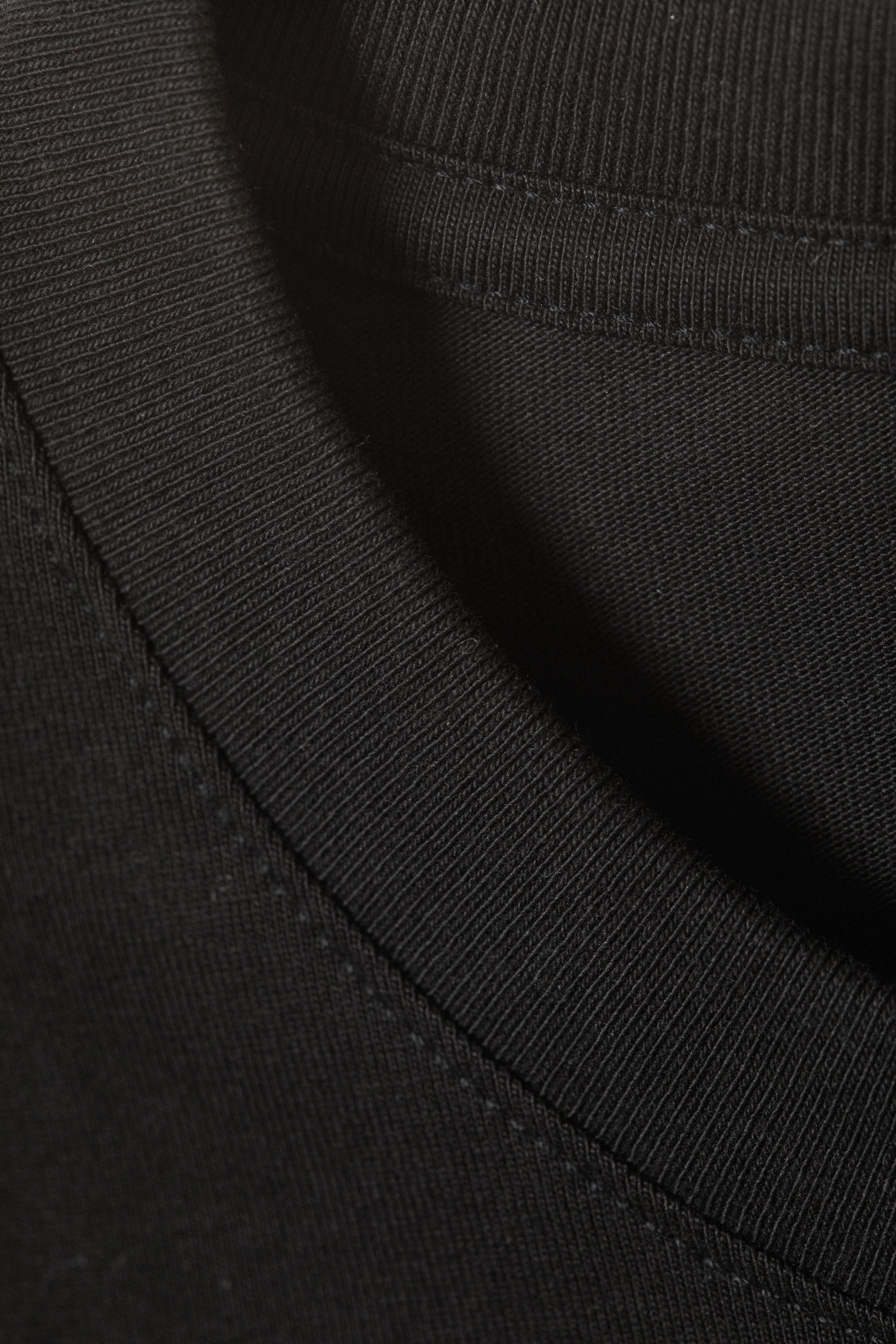 Schwarz - Klassisches T-Shirt mit boxy Fit - 4