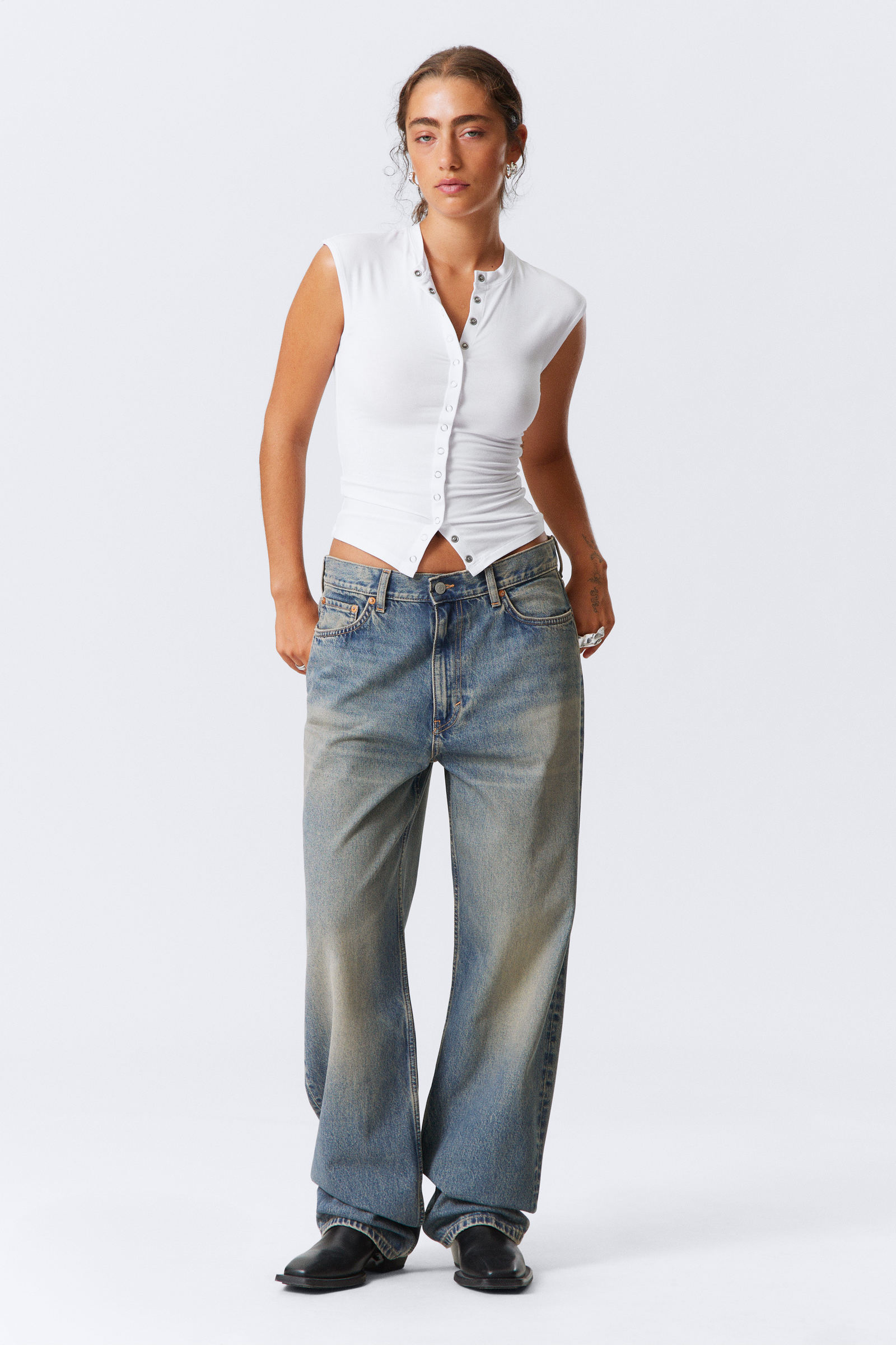 【WEEKDAY】Galaxy Loose Straight Jeans ルーズ ストレート galaxy loose straight leg jeans - Steel Blue - Medium Blue