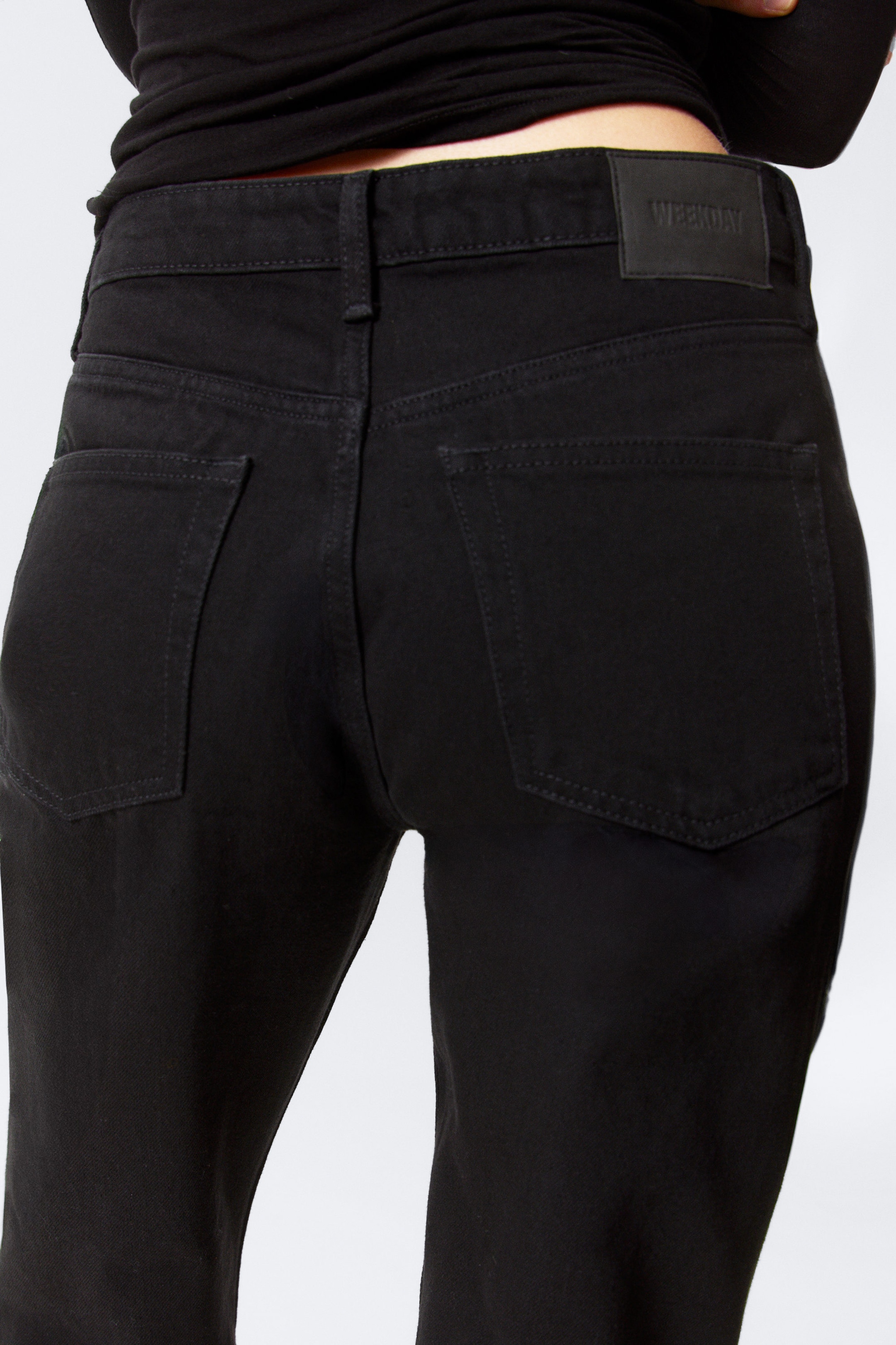 Black Rinse - Black - Laika Mid Rise Regular Straight Leg Jeans - 4