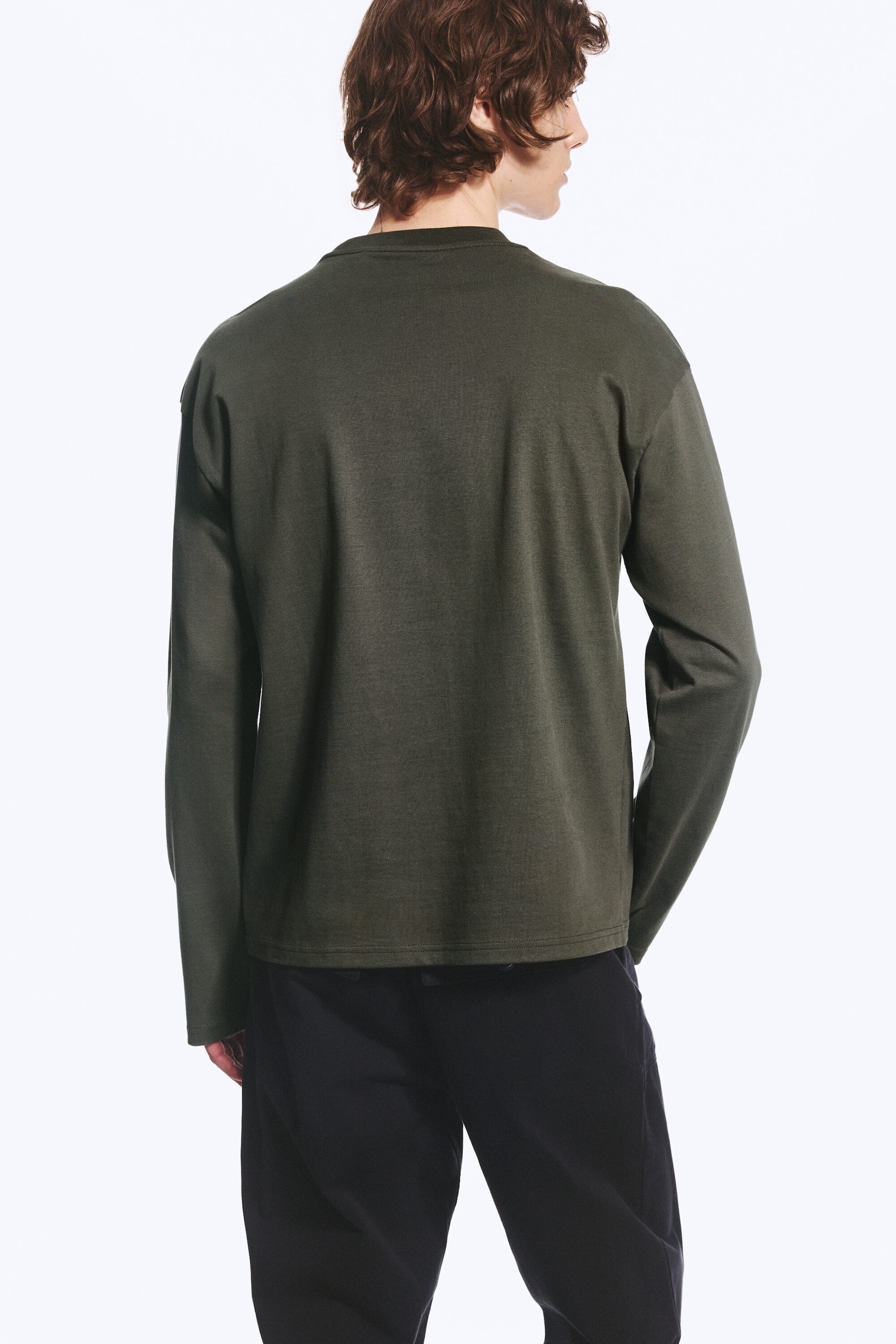 Dunkles Khakigrün - Boxy Longsleeve mit lockerer Passform - 2