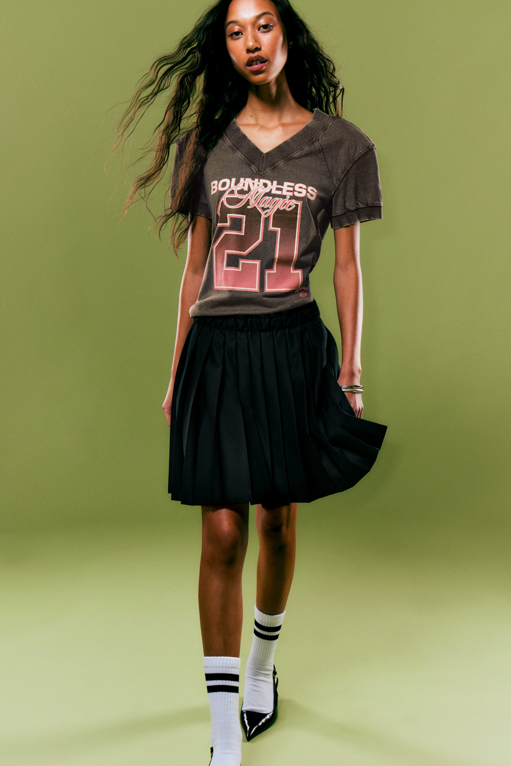 Washed Brown - Boundless Magic - Graphic V-Neck T-shirt - 2