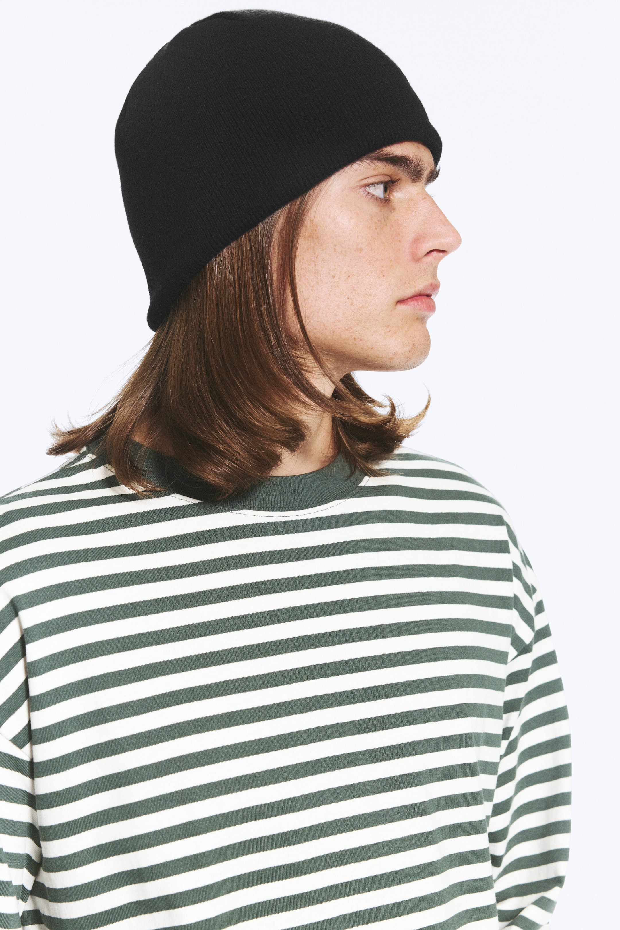 Black - Ribbed Beanie - 2