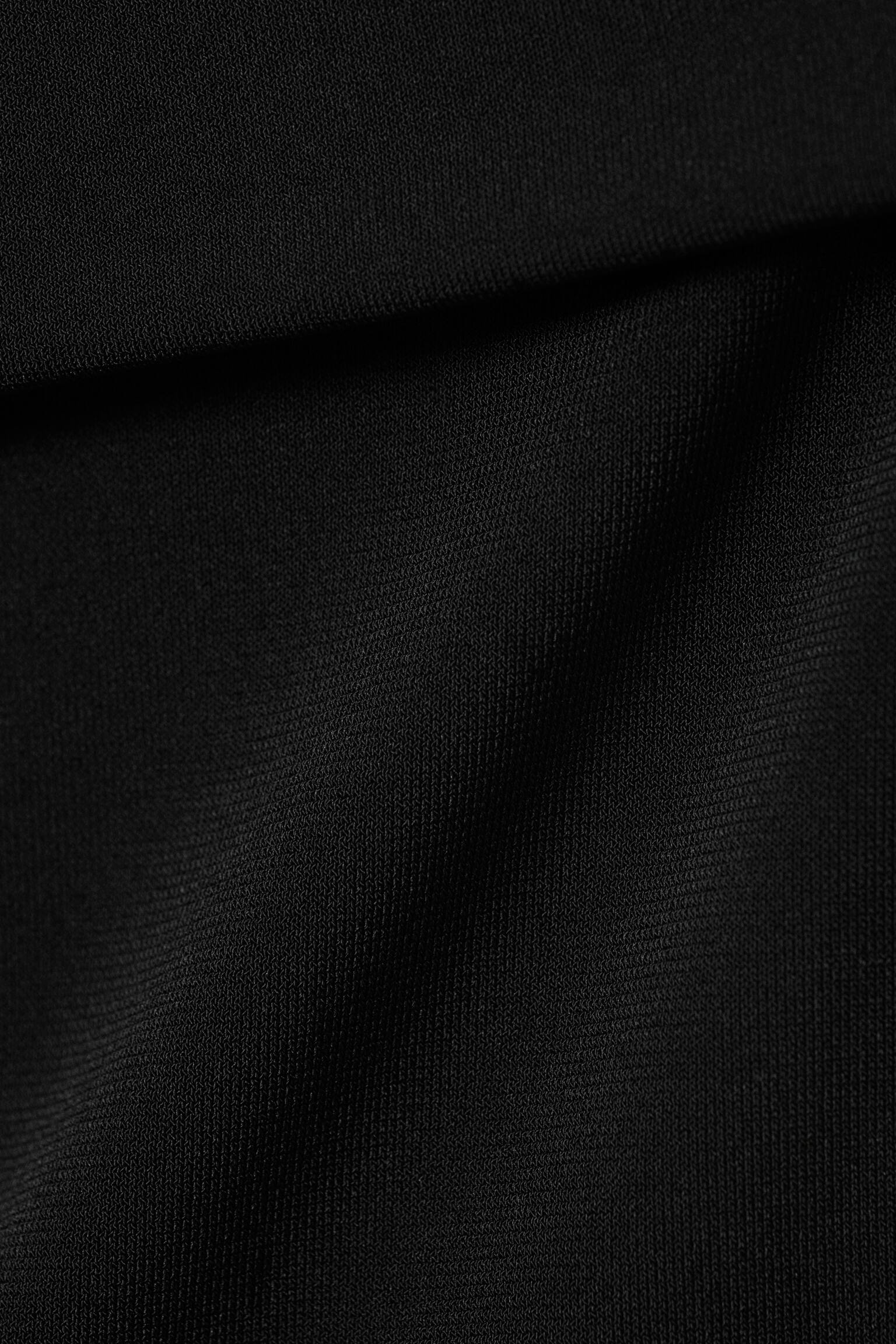 Priliehavý top bez rukávov a s odhalenými ramenami - Čierna - 3