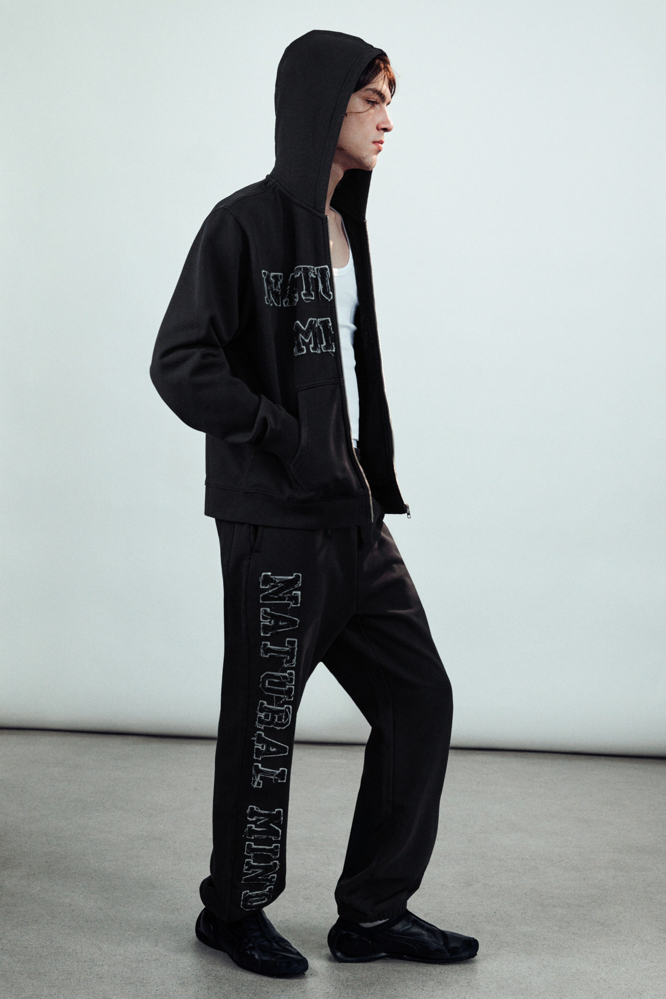 Schwarz - Mechatok - Bestickter Zip-Hoodie - 2